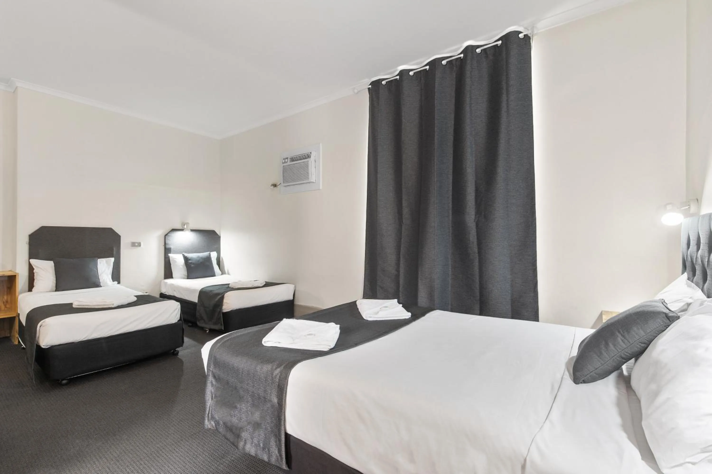 Bedroom, Bed in Adelaide Paringa