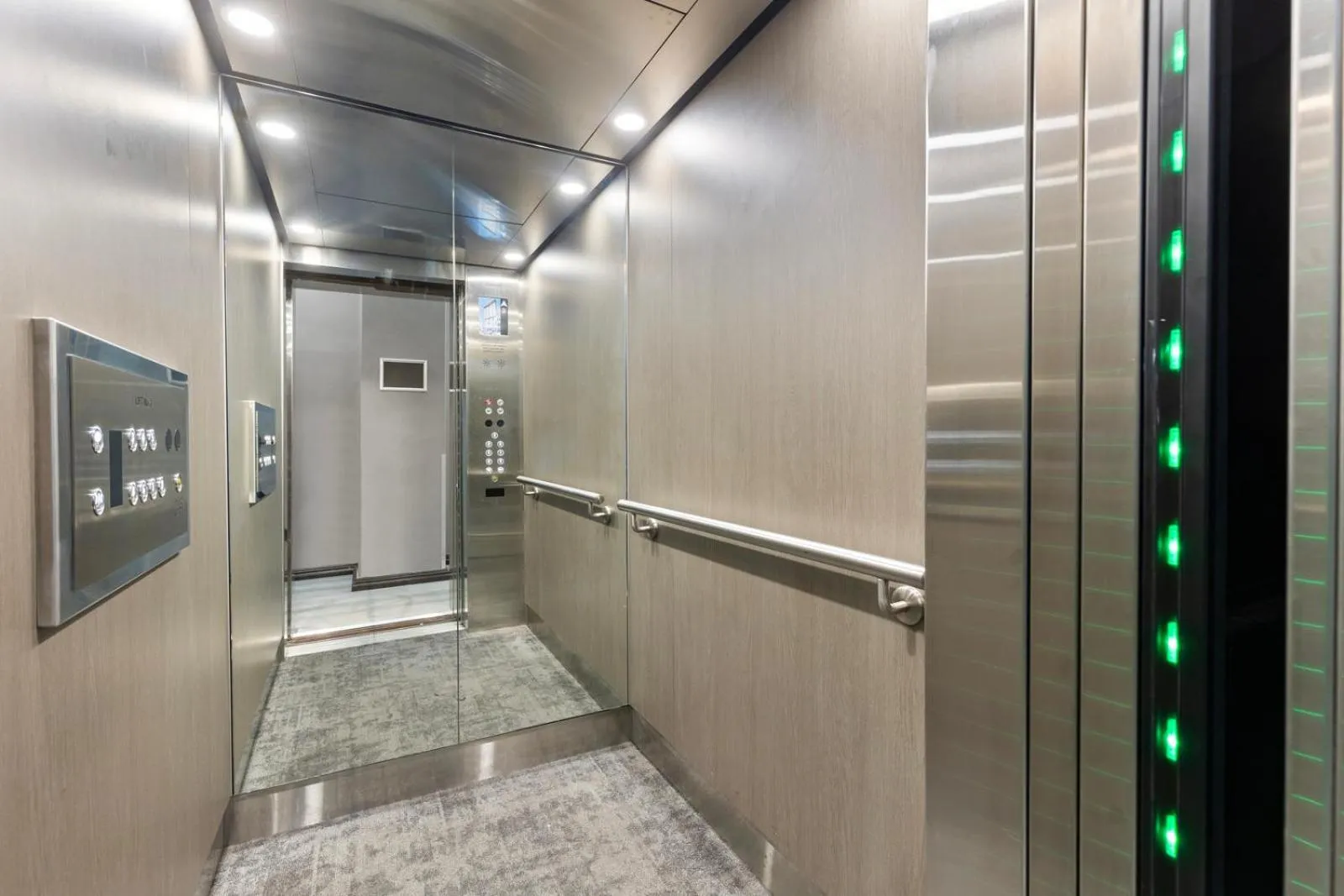 elevator in Adelaide Paringa