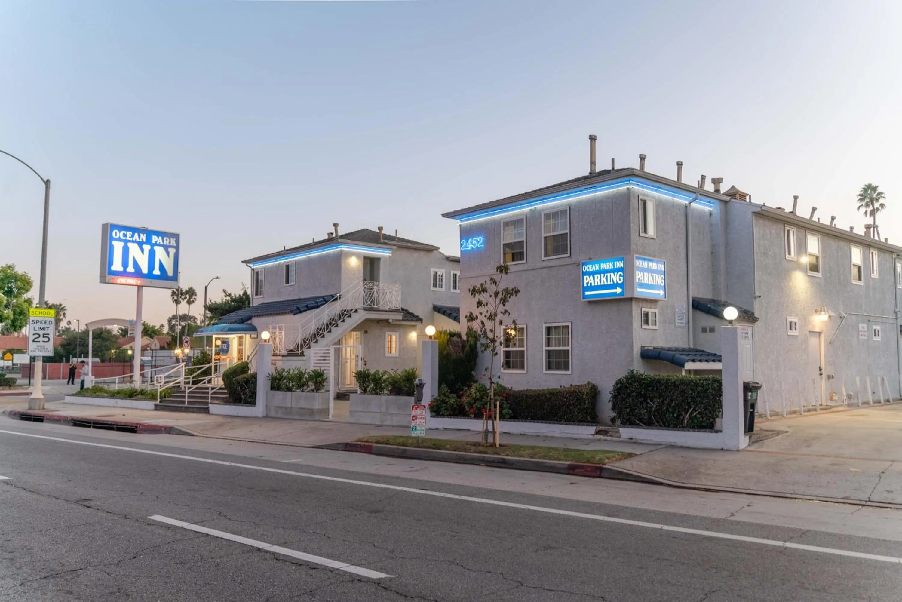 Property building in Ocean Park Inn