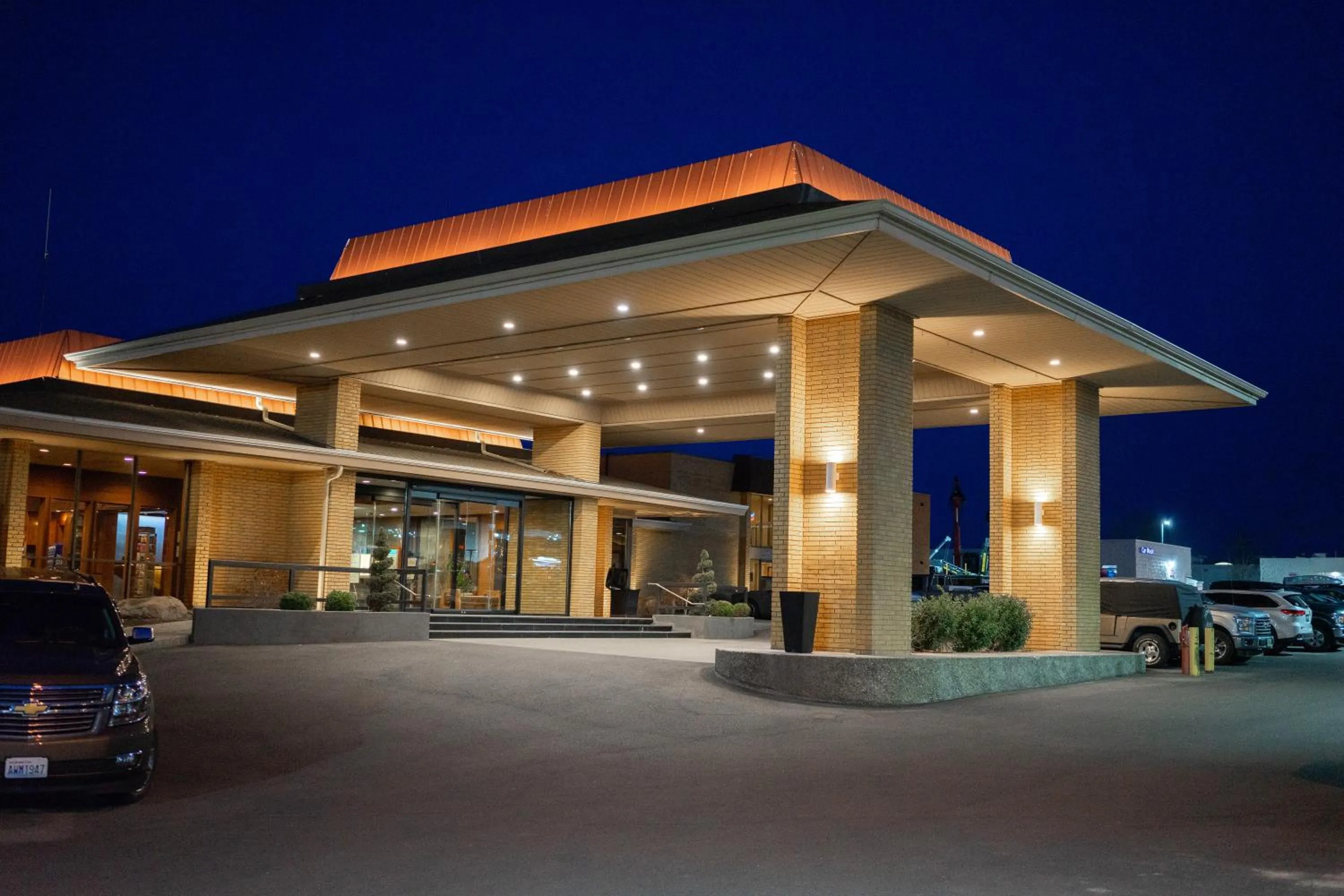 Property building in Mirabeau Park Hotel