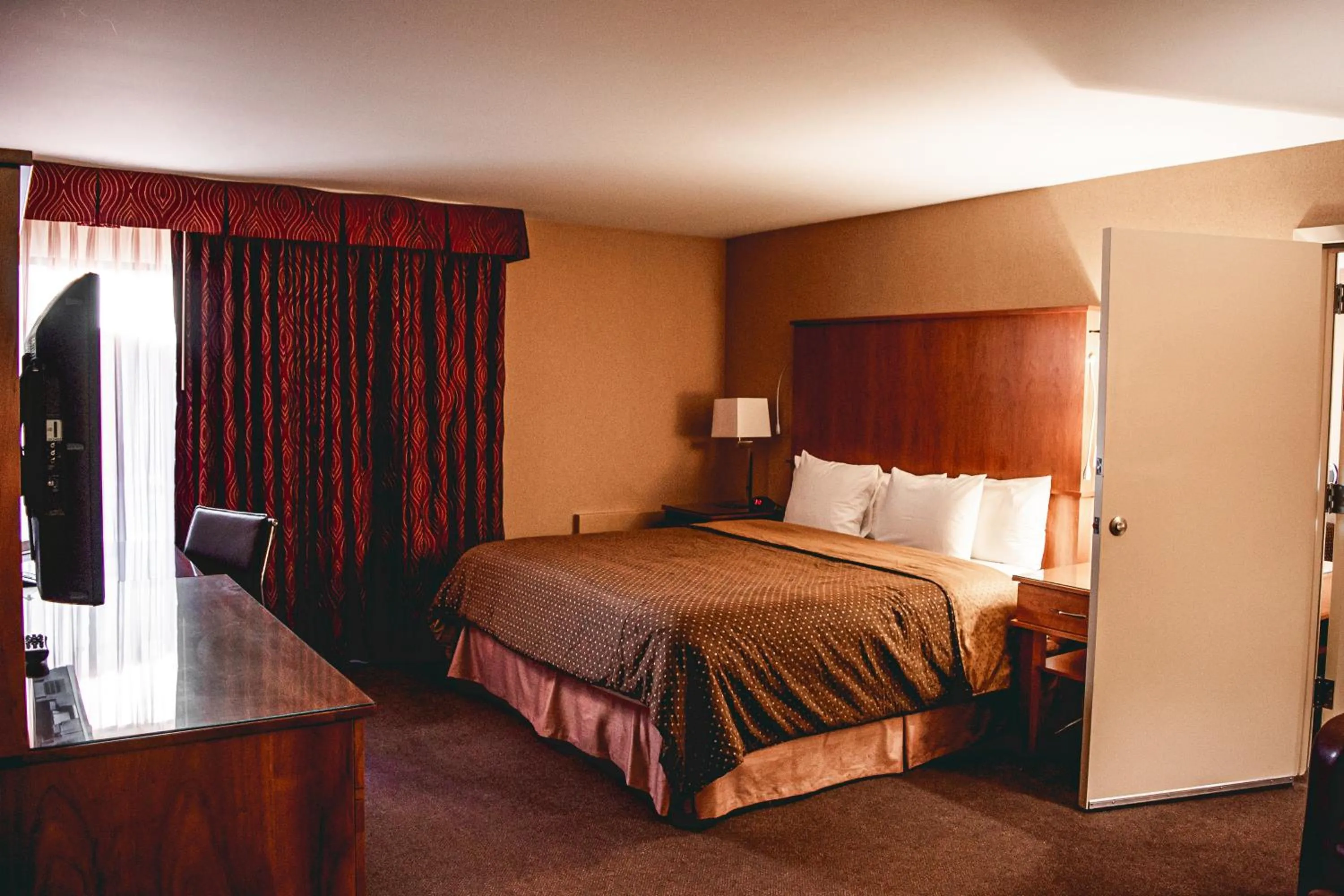 Bedroom, Bed in Mirabeau Park Hotel