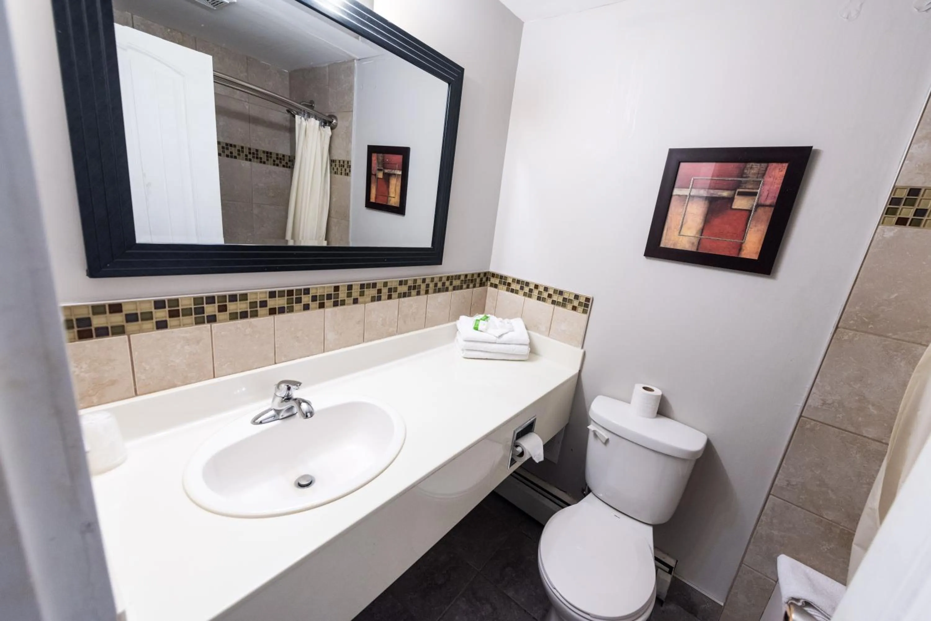 Bathroom in Olympia Lodge