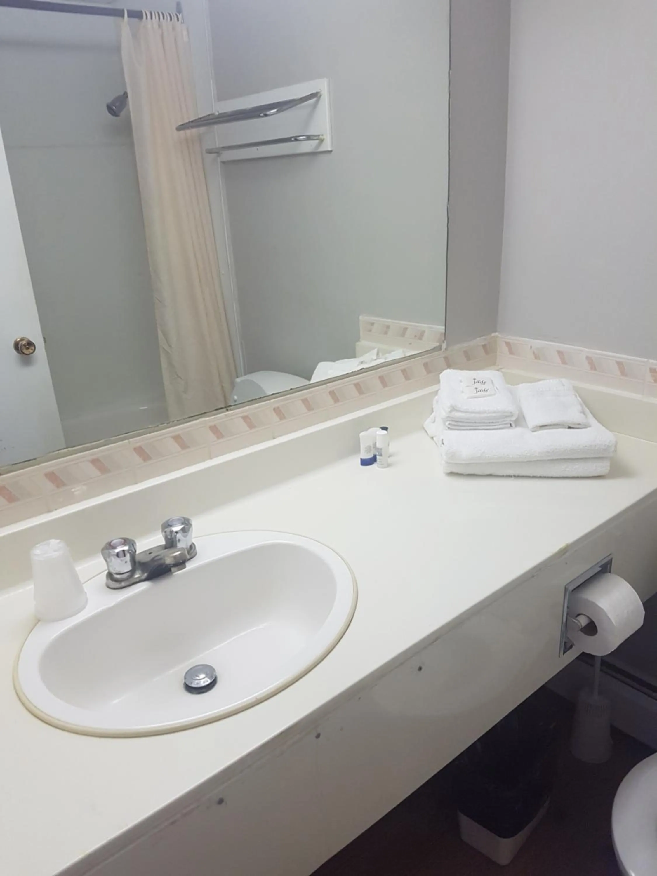 Bathroom in Olympia Lodge