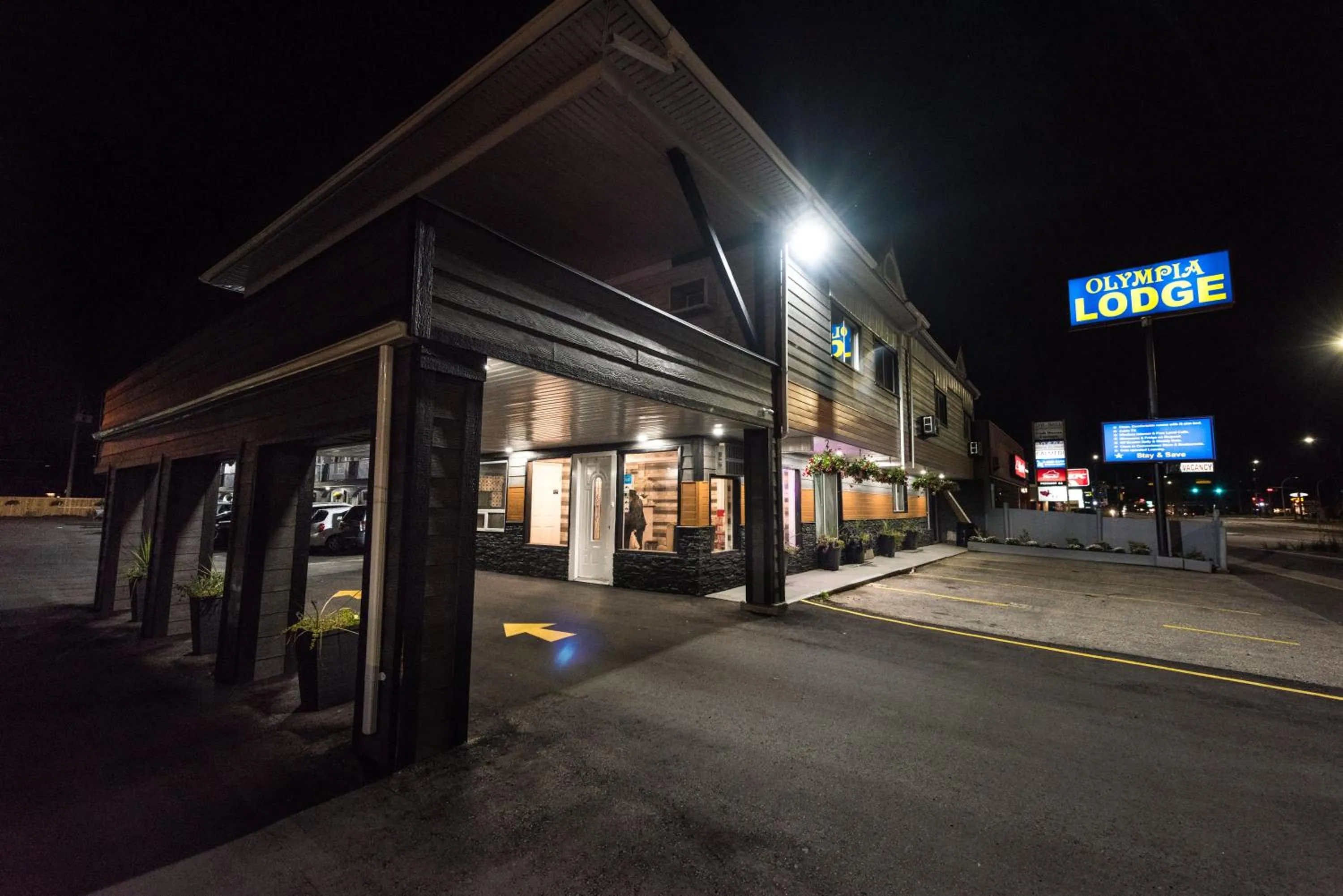 Night in Olympia Lodge