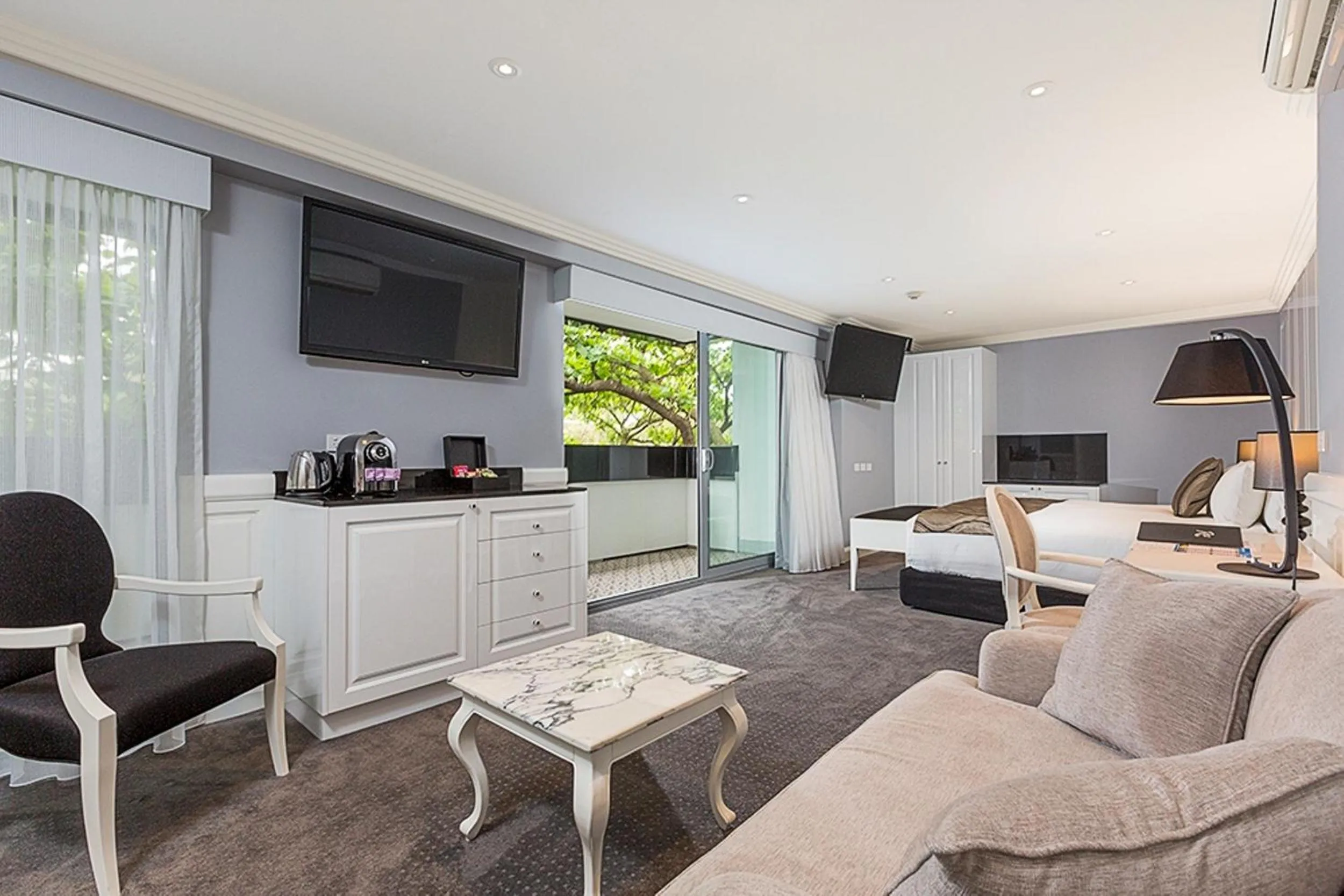 TV and multimedia in Canberra Rex Hotel