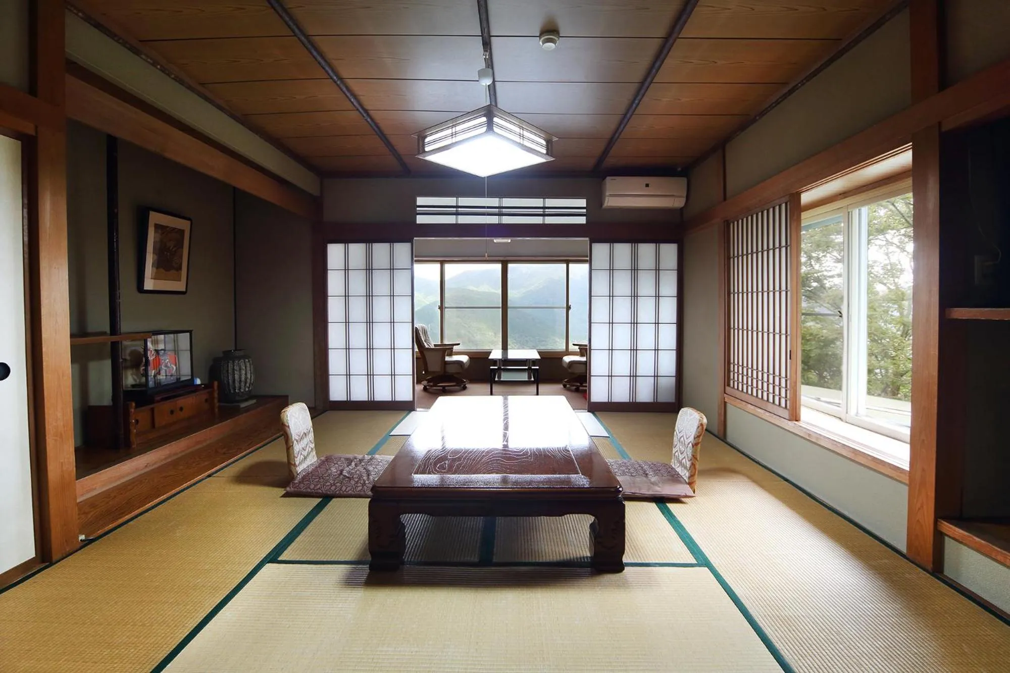Photo of the whole room in Shirayunoyado Yamadaya Hakone Gora
