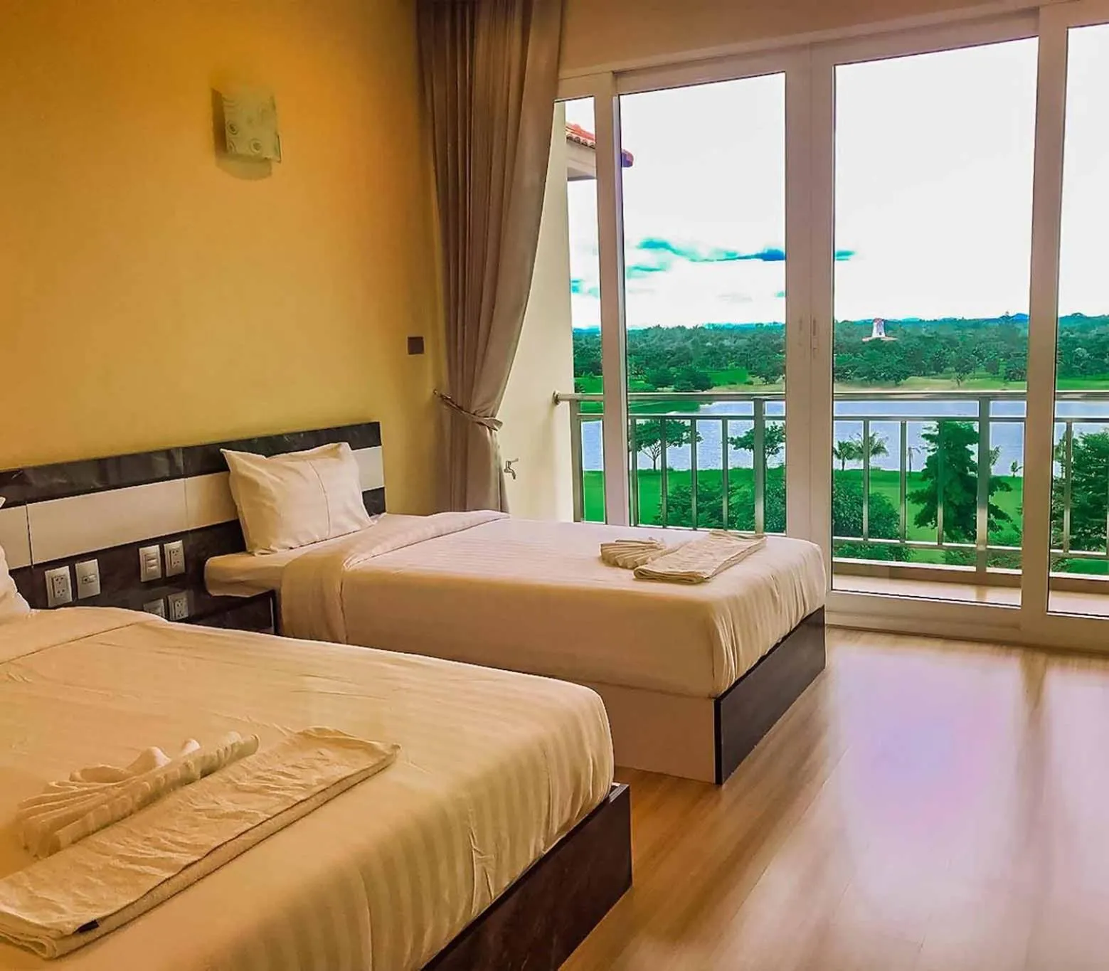 Happy City Golf & Resort