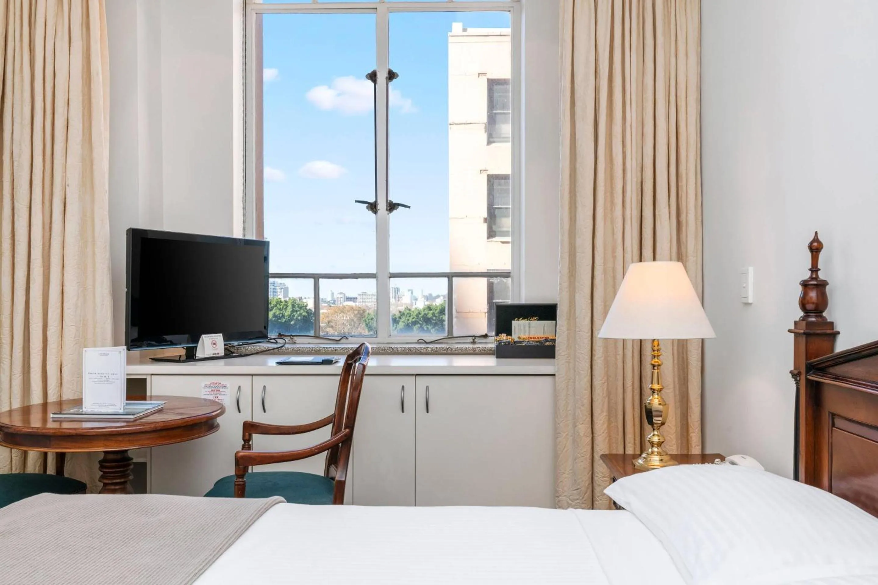 Bedroom, Bed in Castlereagh Boutique Hotel, an Ascend Collection Hotel