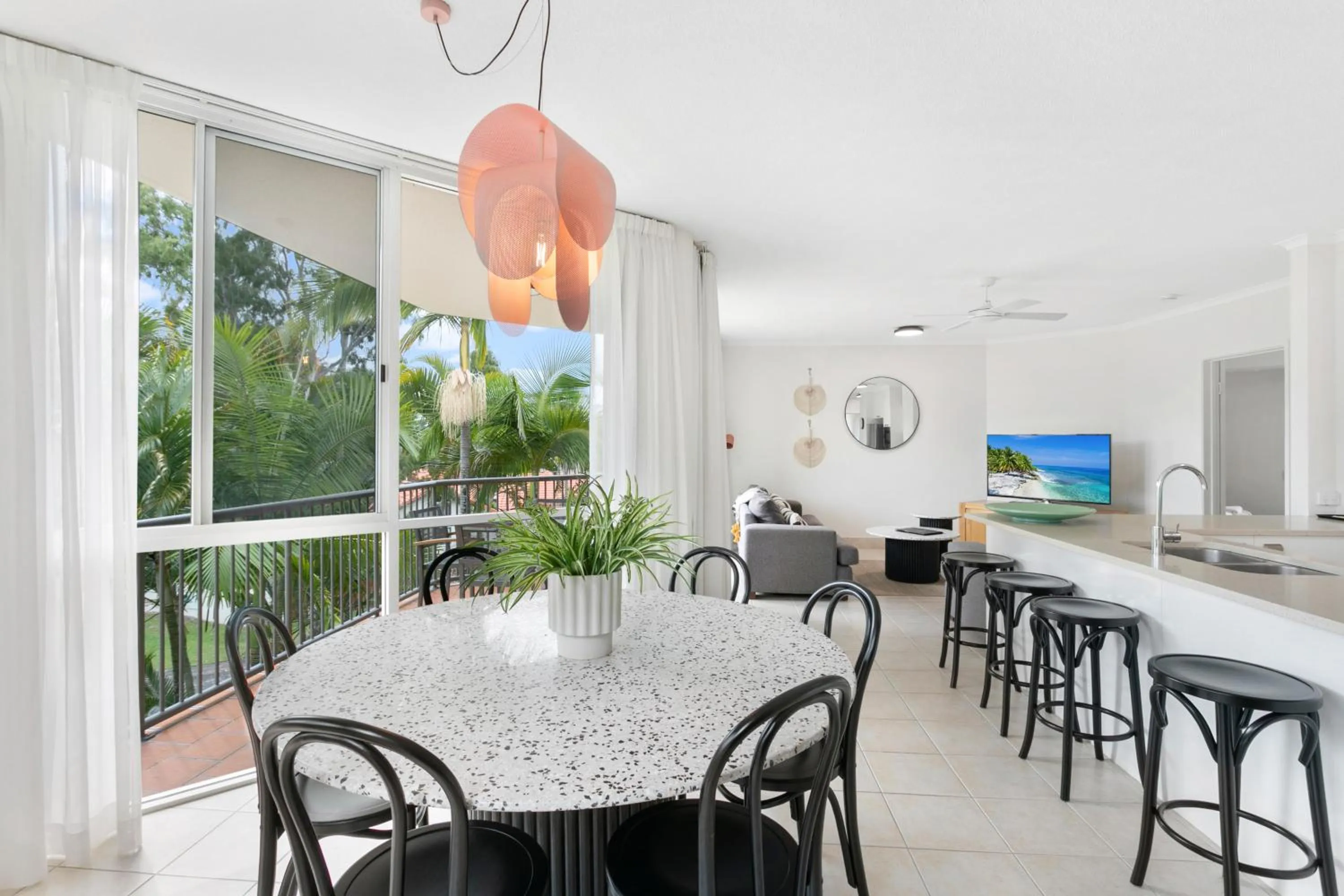 Dining area in Noosa Tropicana