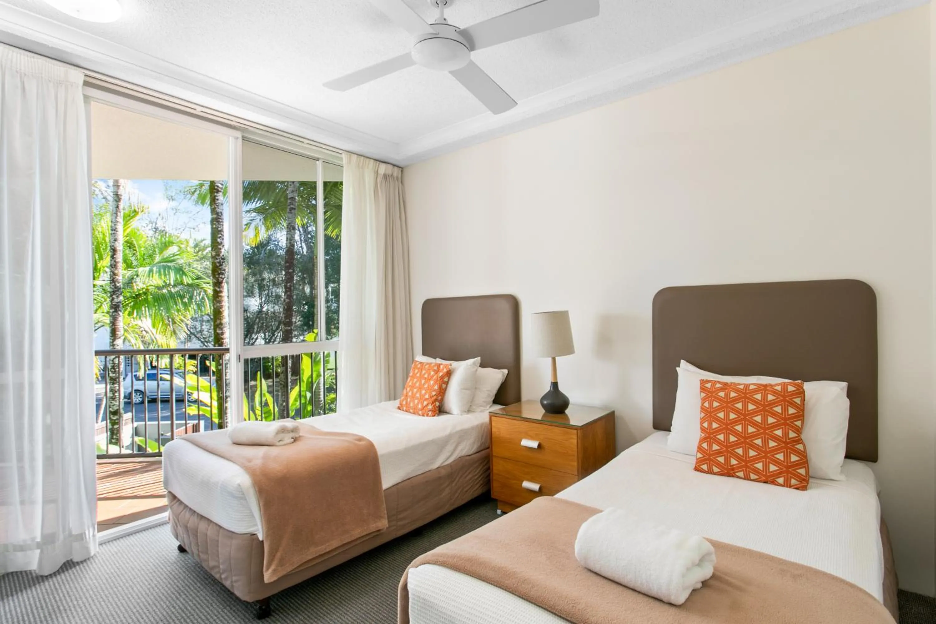 Bedroom, Bed in Noosa Tropicana