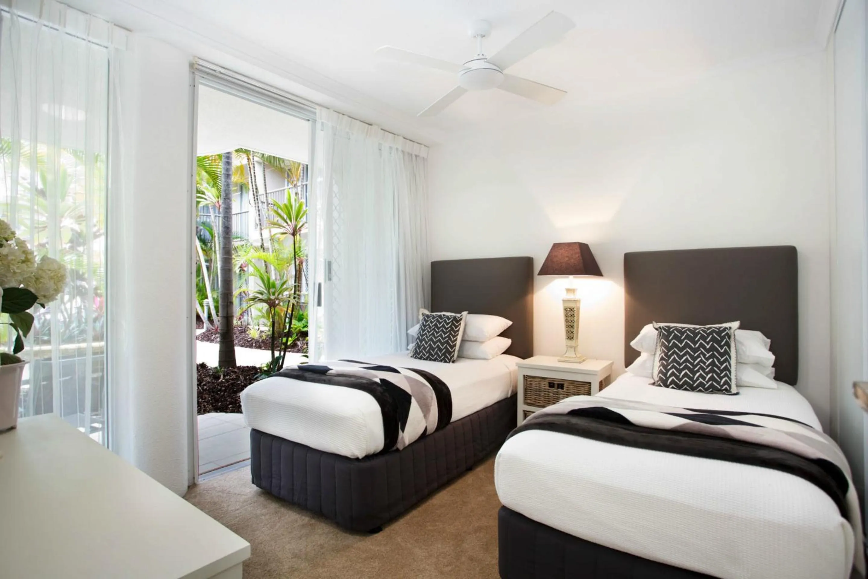 Bedroom, Bed in Noosa Tropicana
