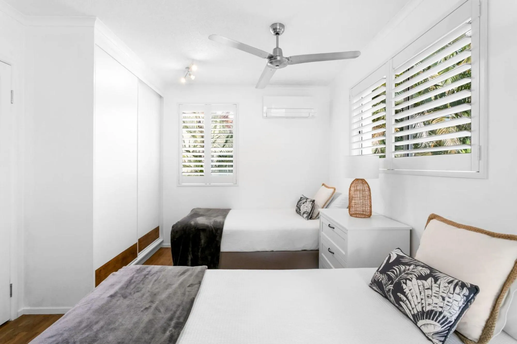 Bedroom, Bed in Noosa Tropicana