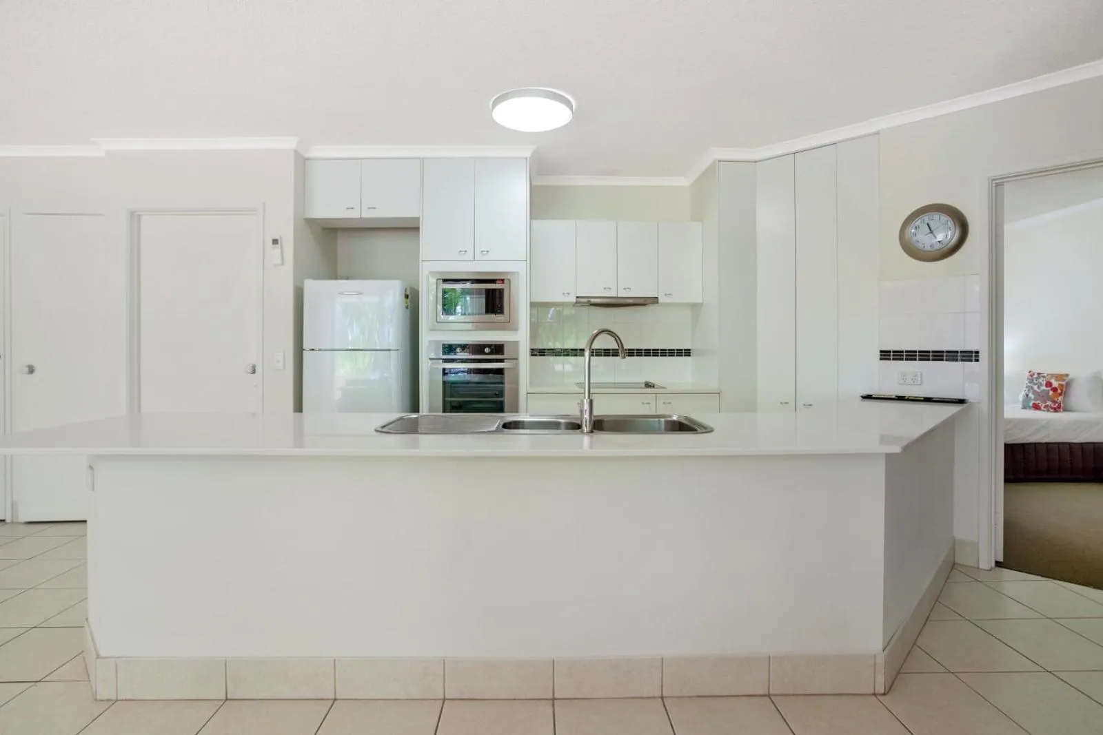 Kitchen or kitchenette in Noosa Tropicana