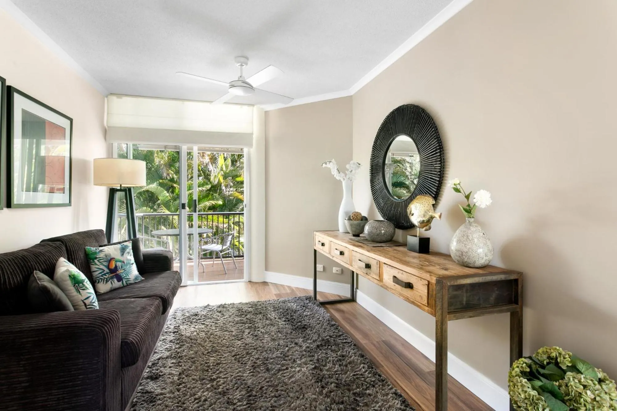 Seating area in Noosa Tropicana