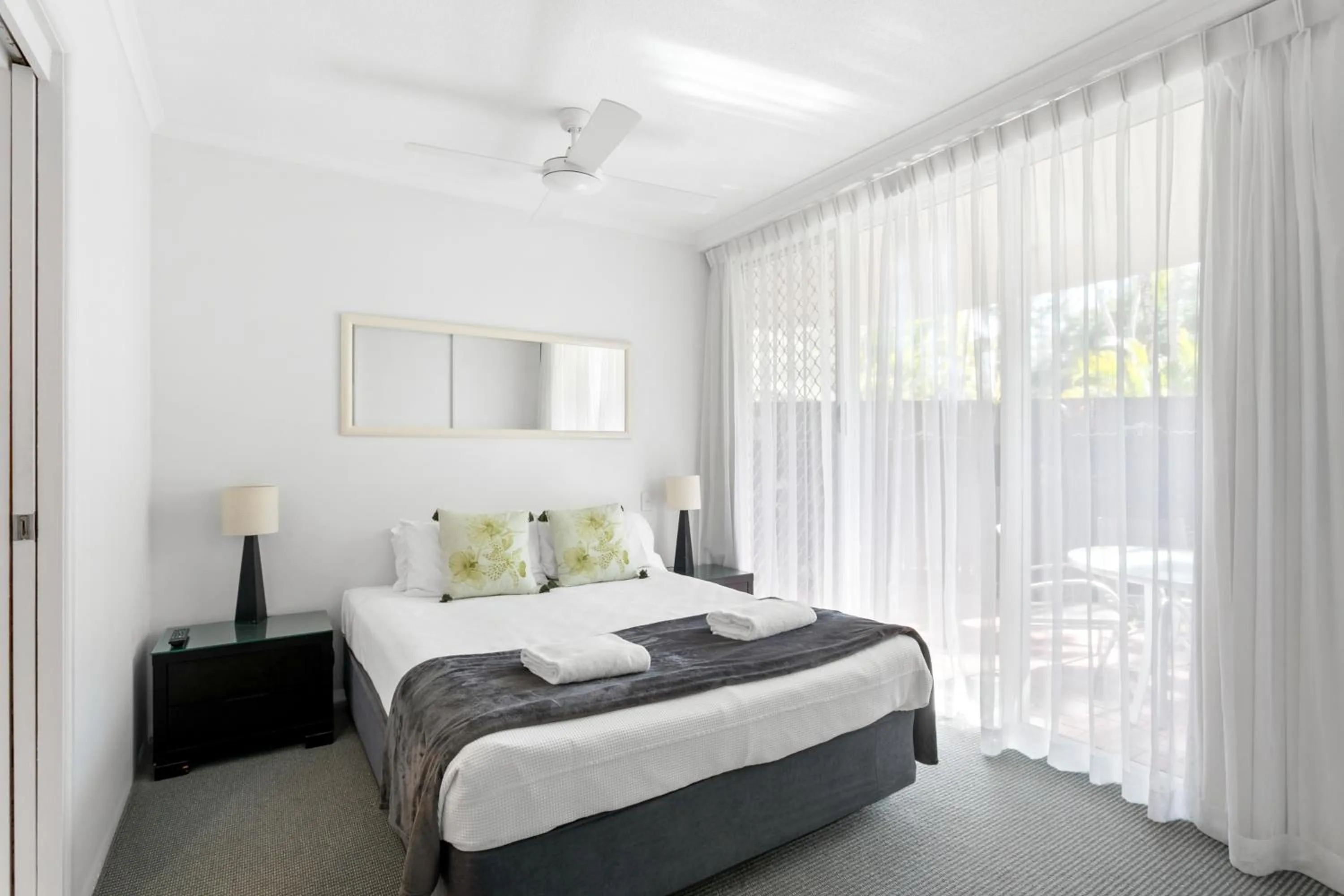 Bedroom, Bed in Noosa Tropicana
