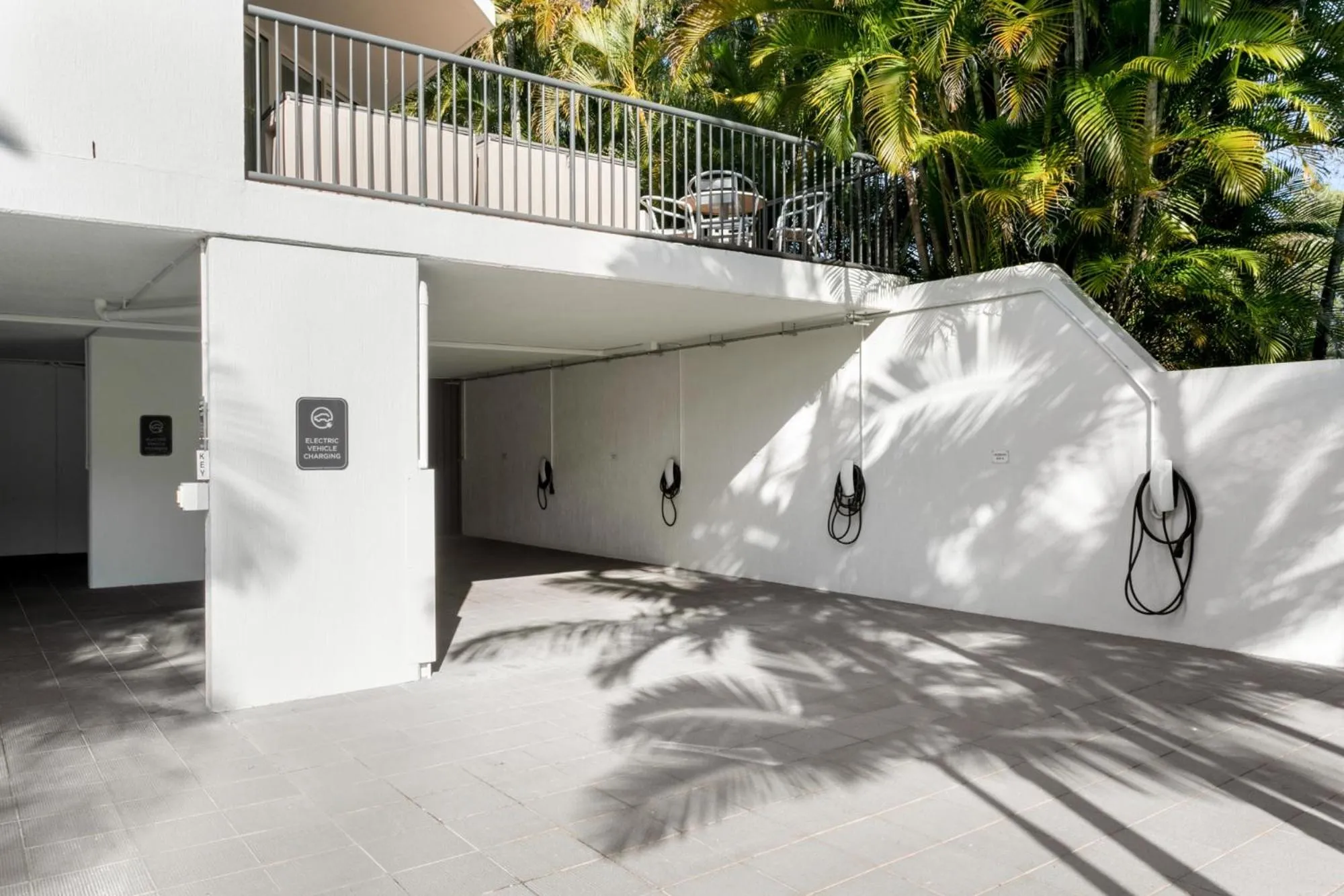Property building in Noosa Tropicana