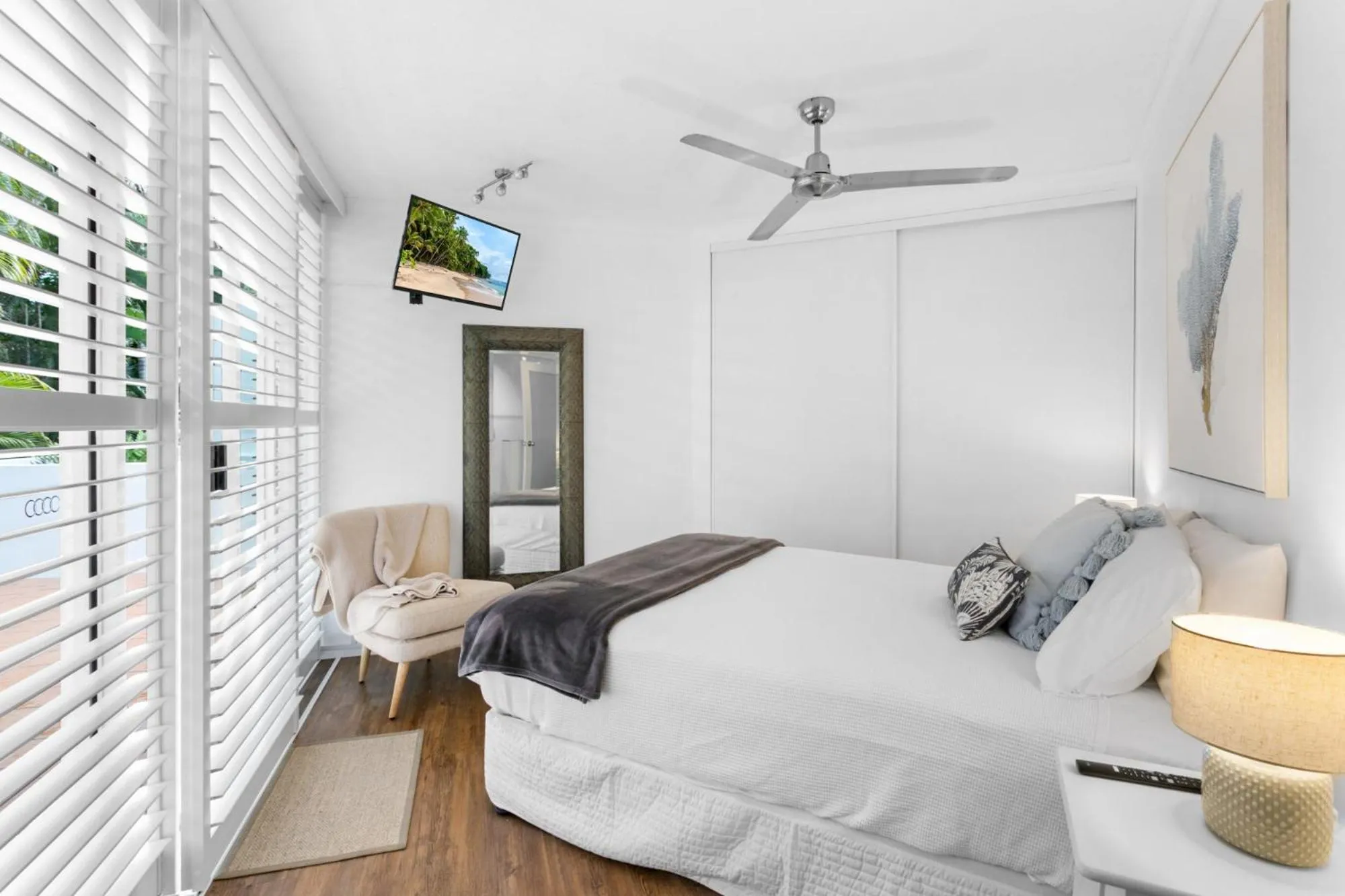 Bedroom, Bed in Noosa Tropicana