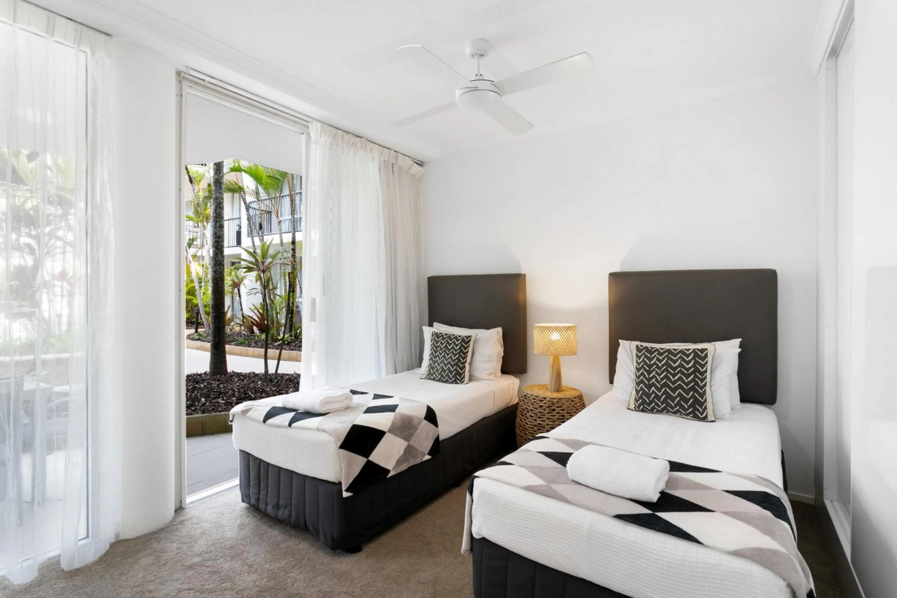 Bedroom, Bed in Noosa Tropicana