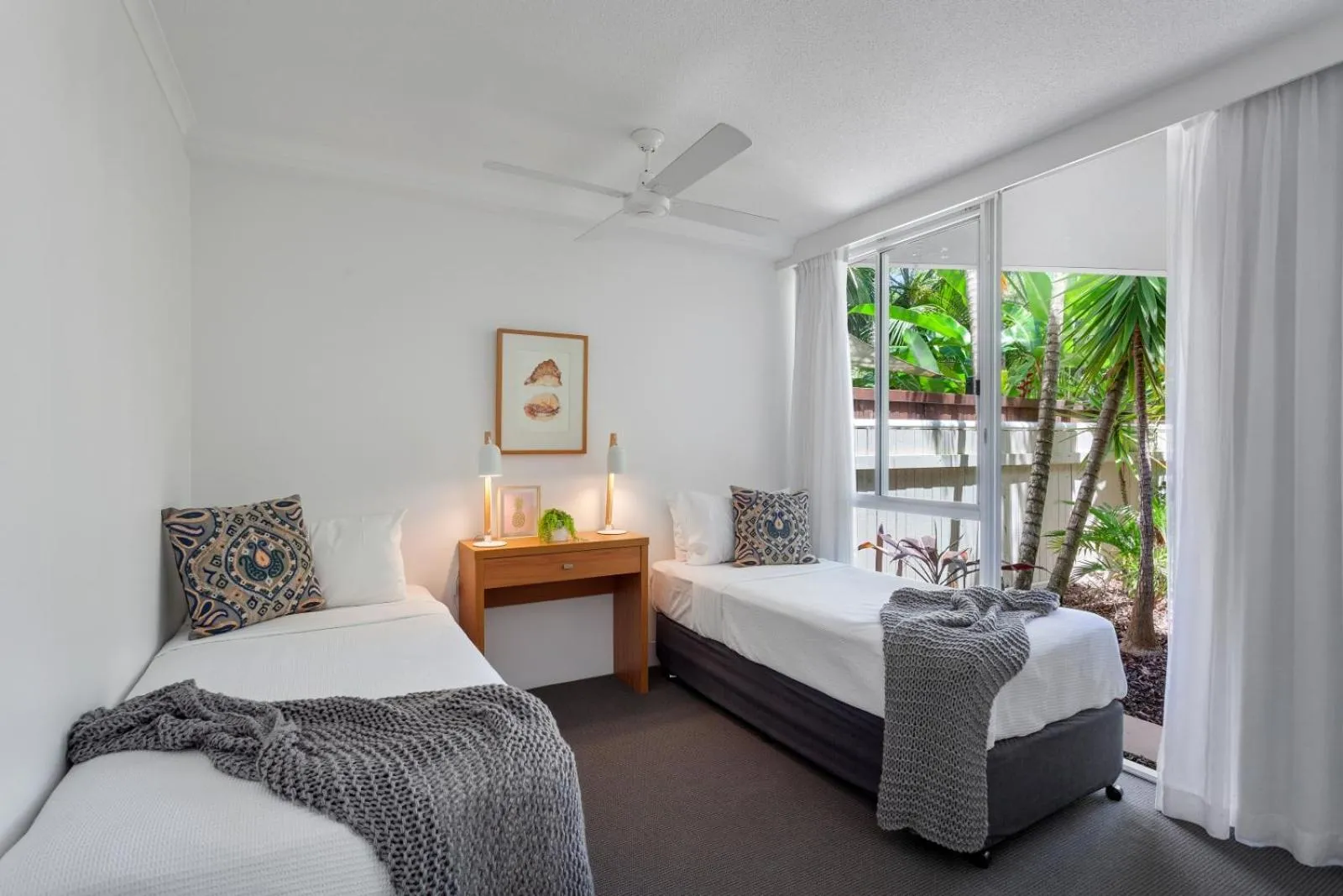 Bedroom, Bed in Noosa Tropicana