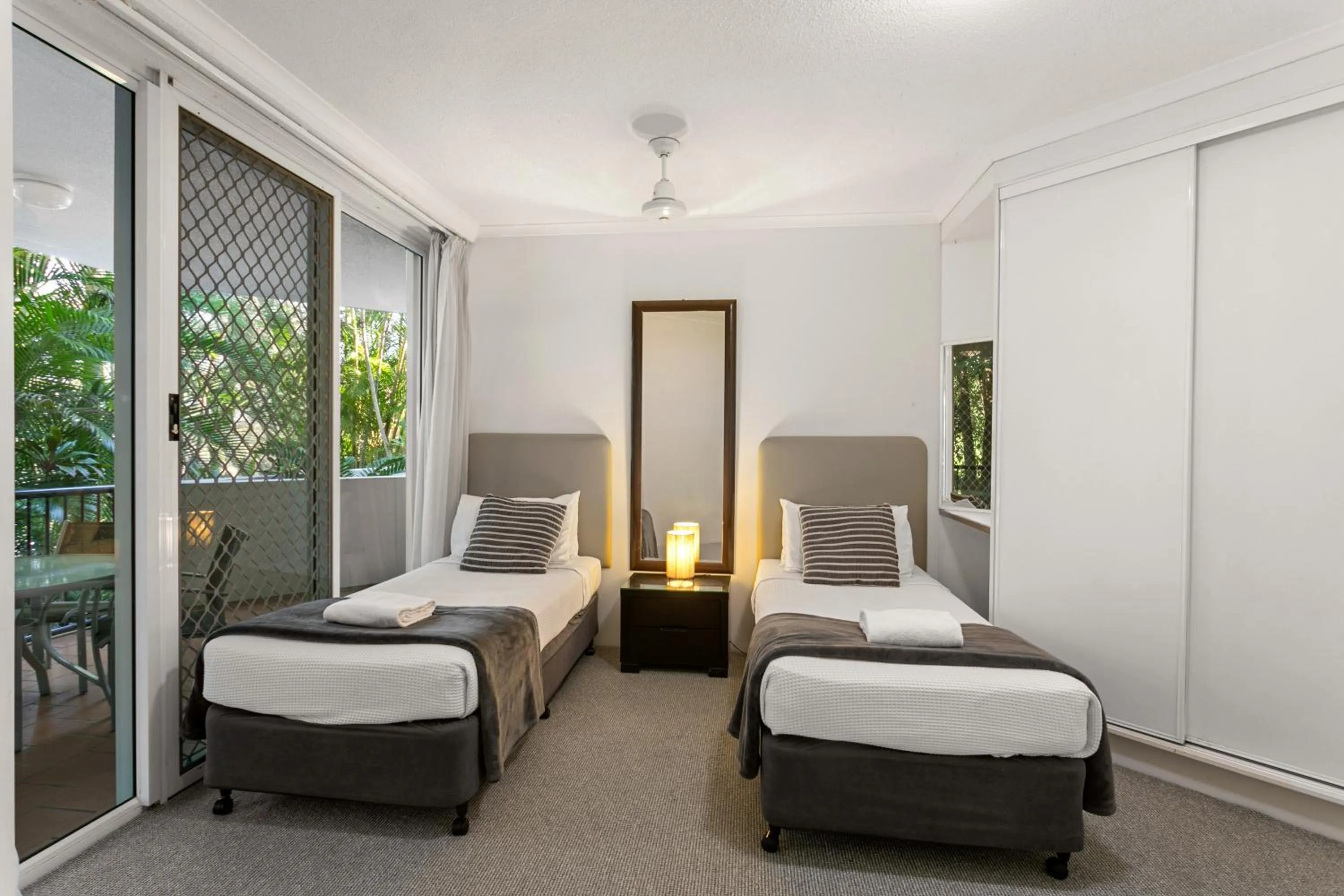 Bedroom, Bed in Noosa Tropicana