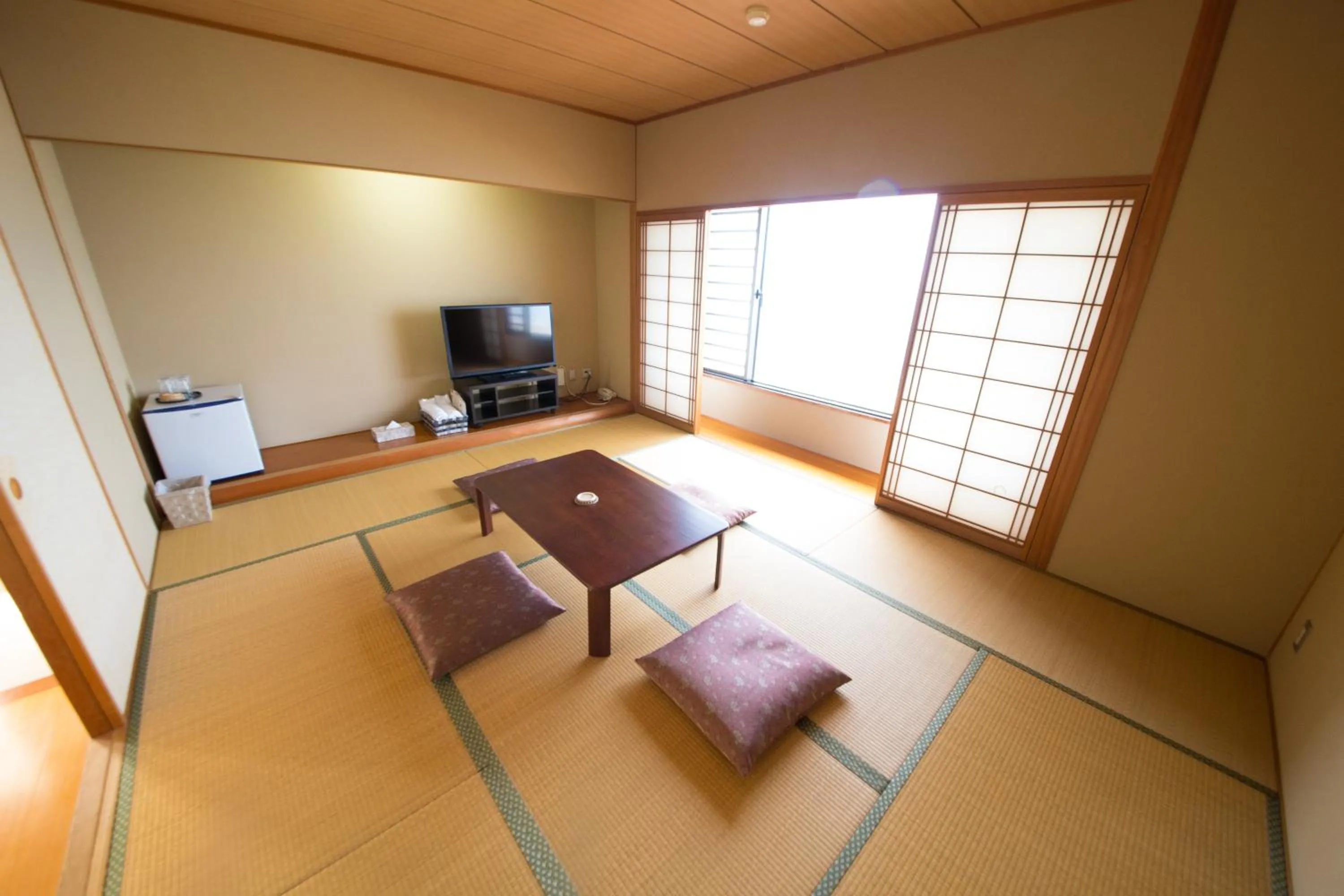 Photo of the whole room in Sea Aiga Kaigetsu