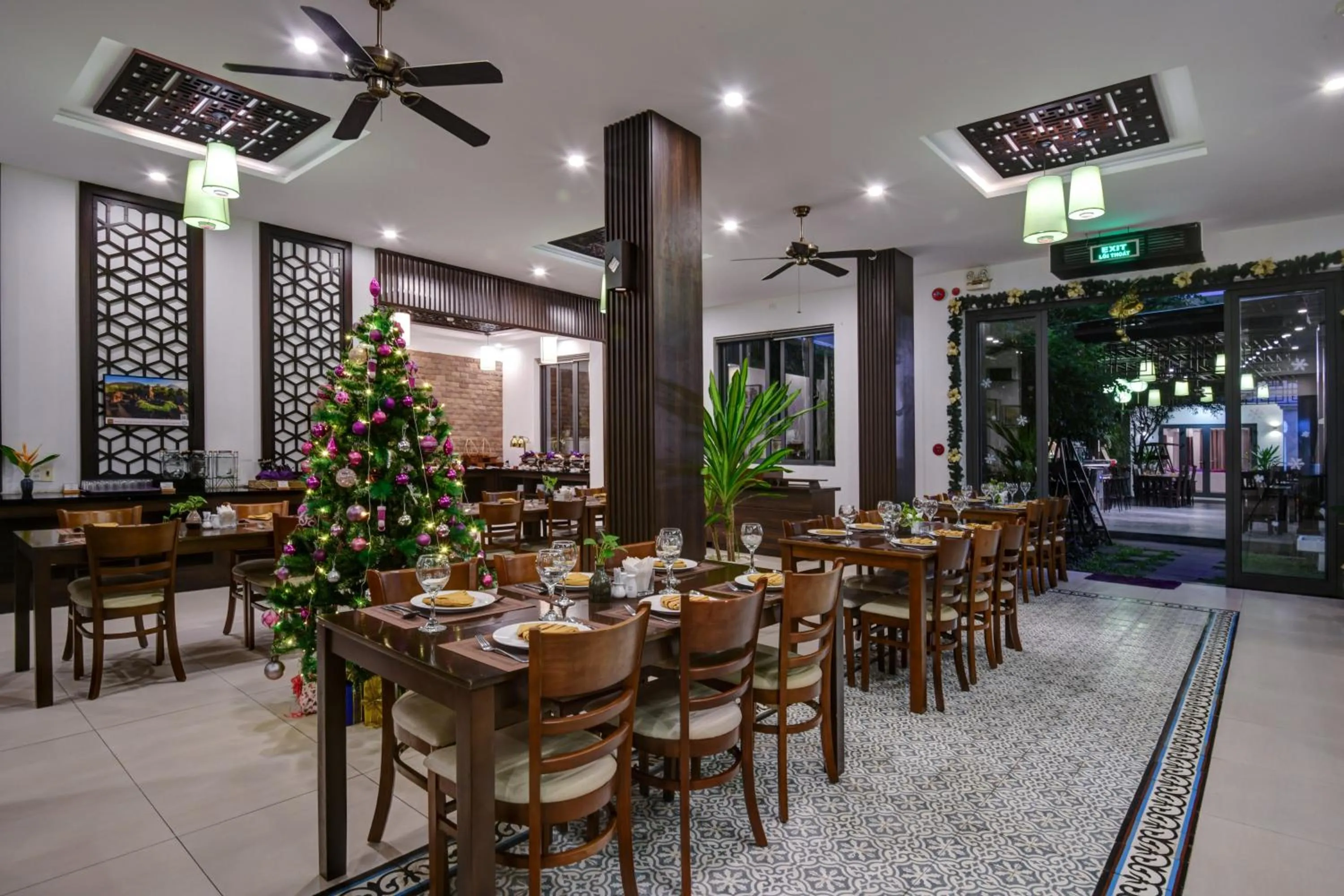 Restaurant/places to eat in Golden Pearl Hoi An Hotel