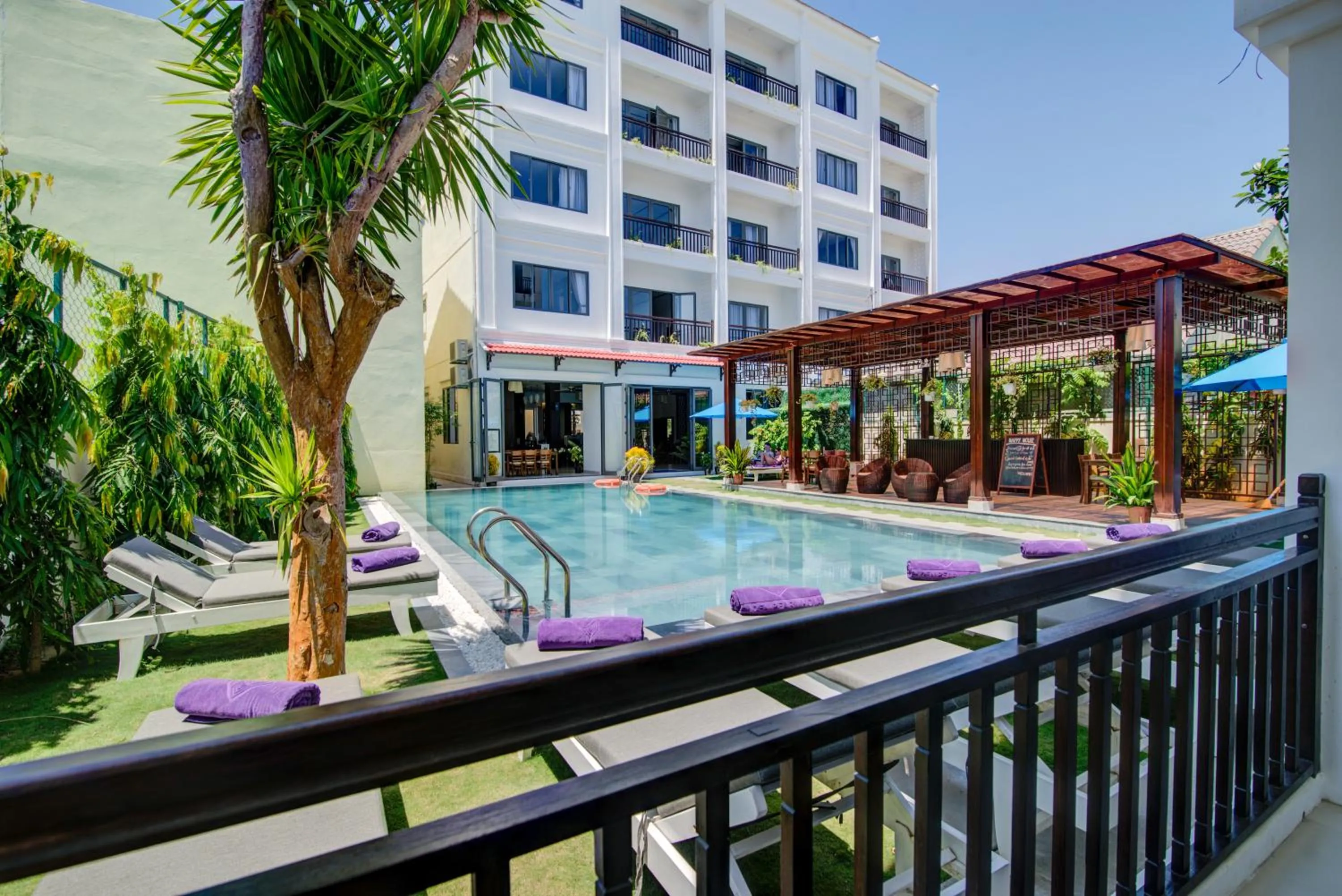 Property building in Golden Pearl Hoi An Hotel