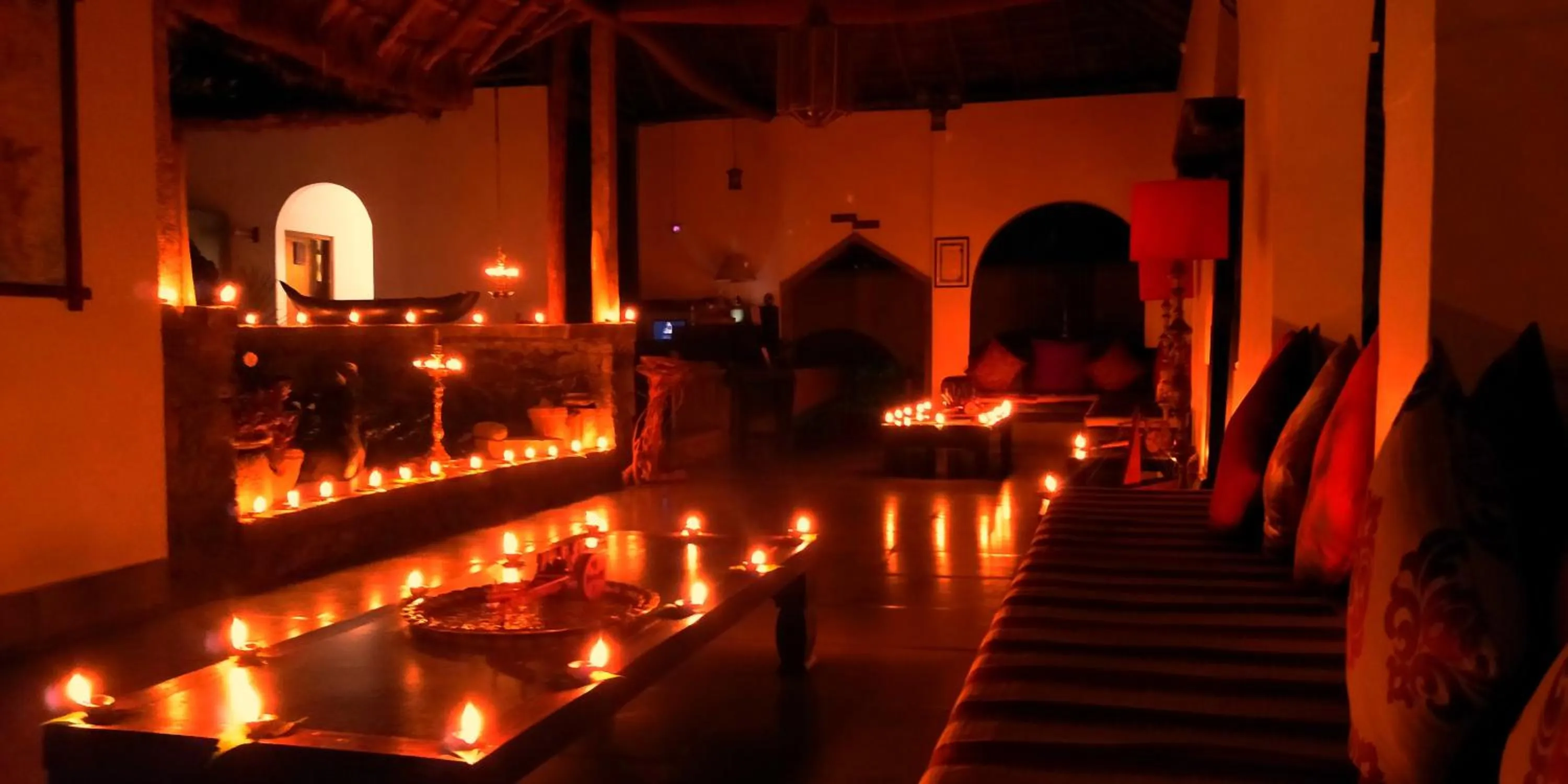 Evening entertainment in Amritara Shalimar Spice Garden Resort & Spa