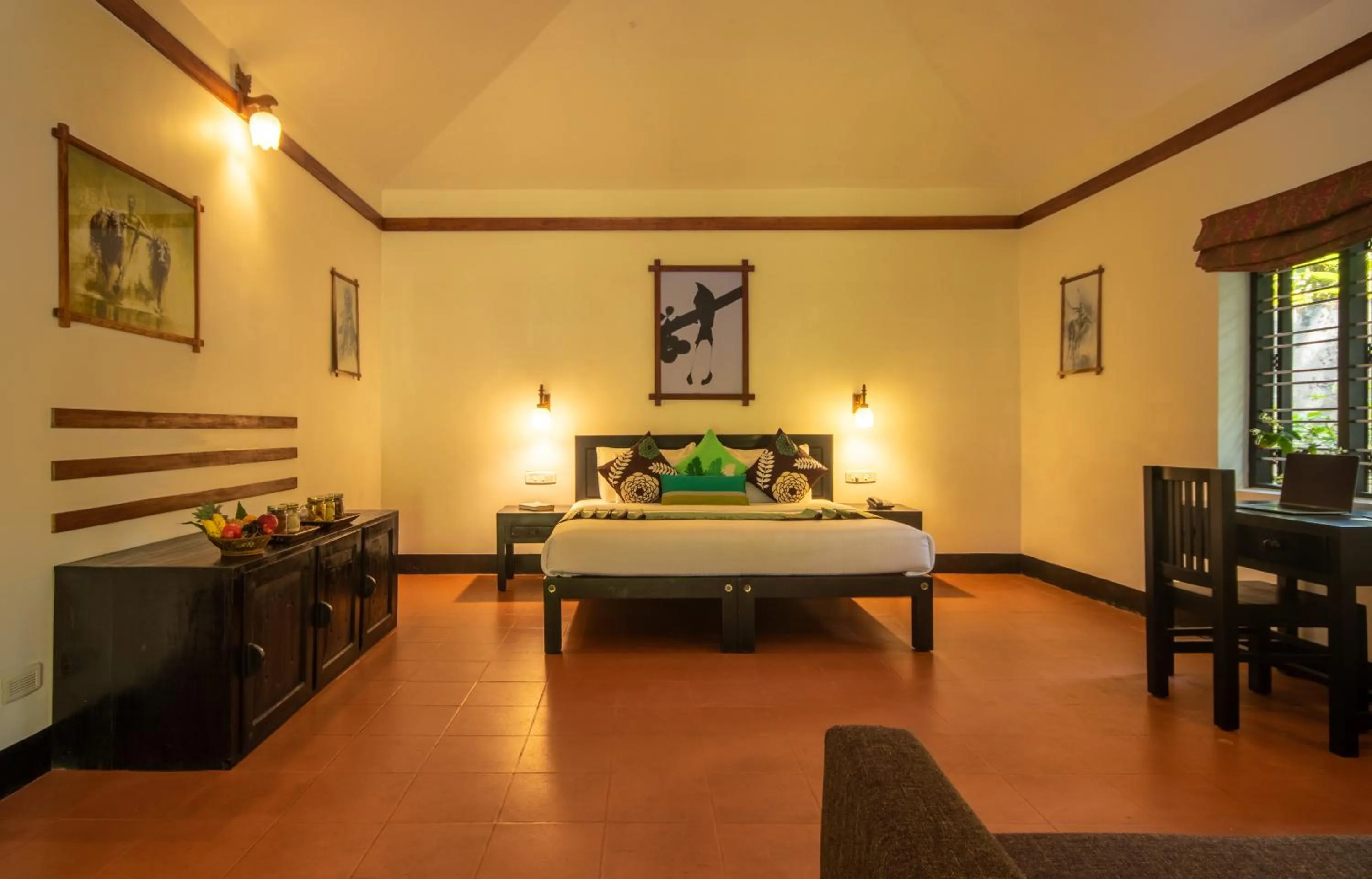 Bed in Amritara Shalimar Spice Garden Resort & Spa