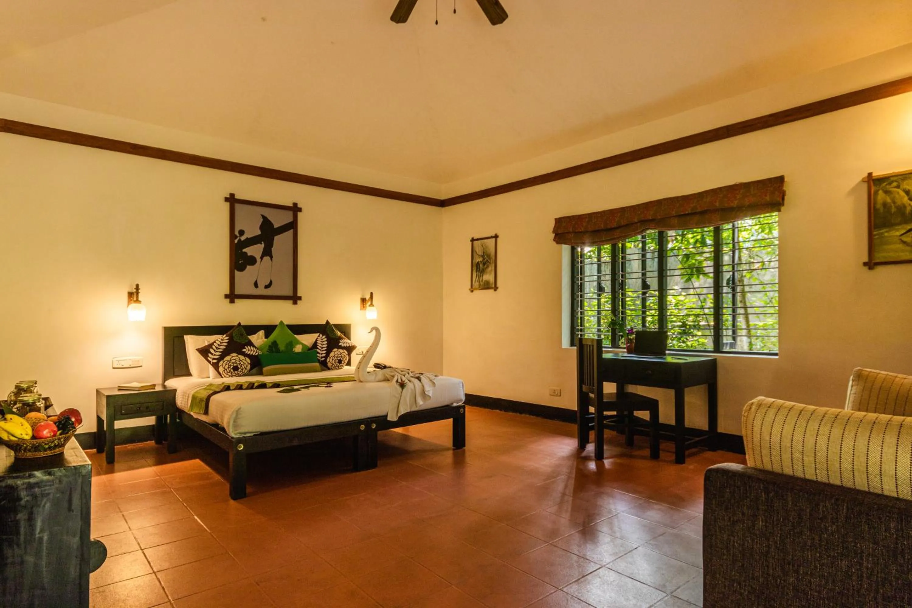 Bed in Amritara Shalimar Spice Garden Resort & Spa