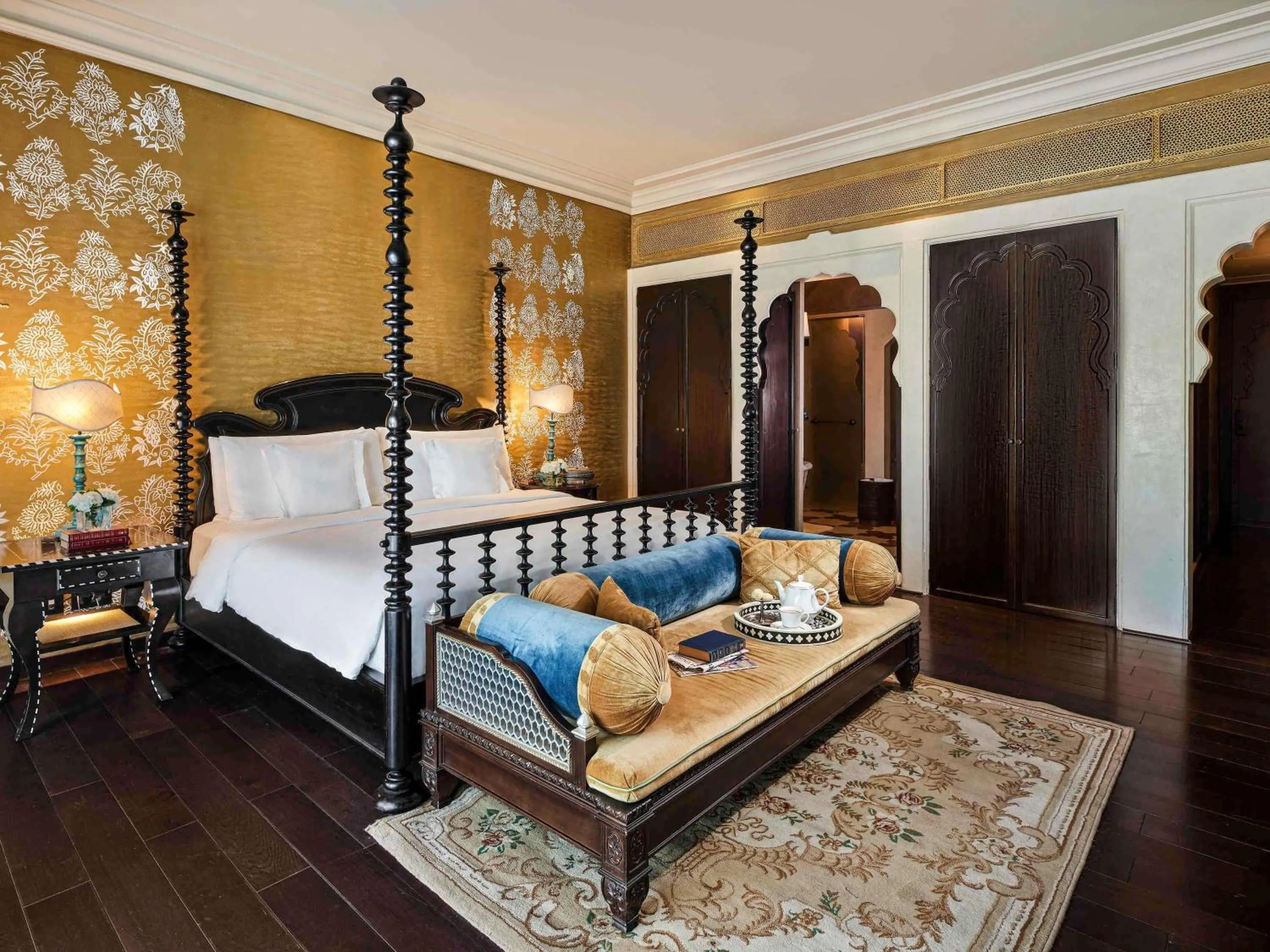 Bedroom, Bed in Fairmont Jaipur