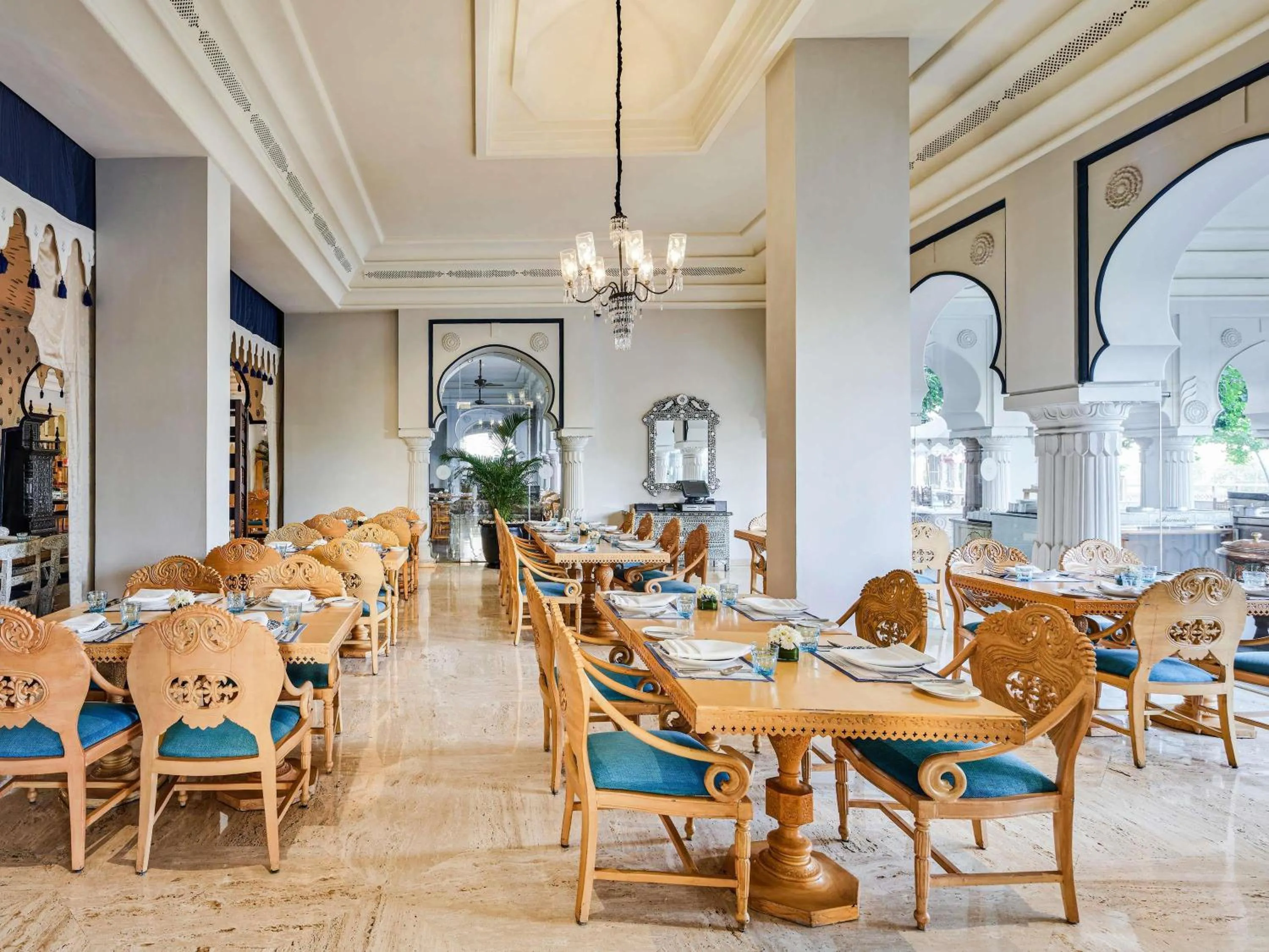 Restaurant/places to eat in Fairmont Jaipur