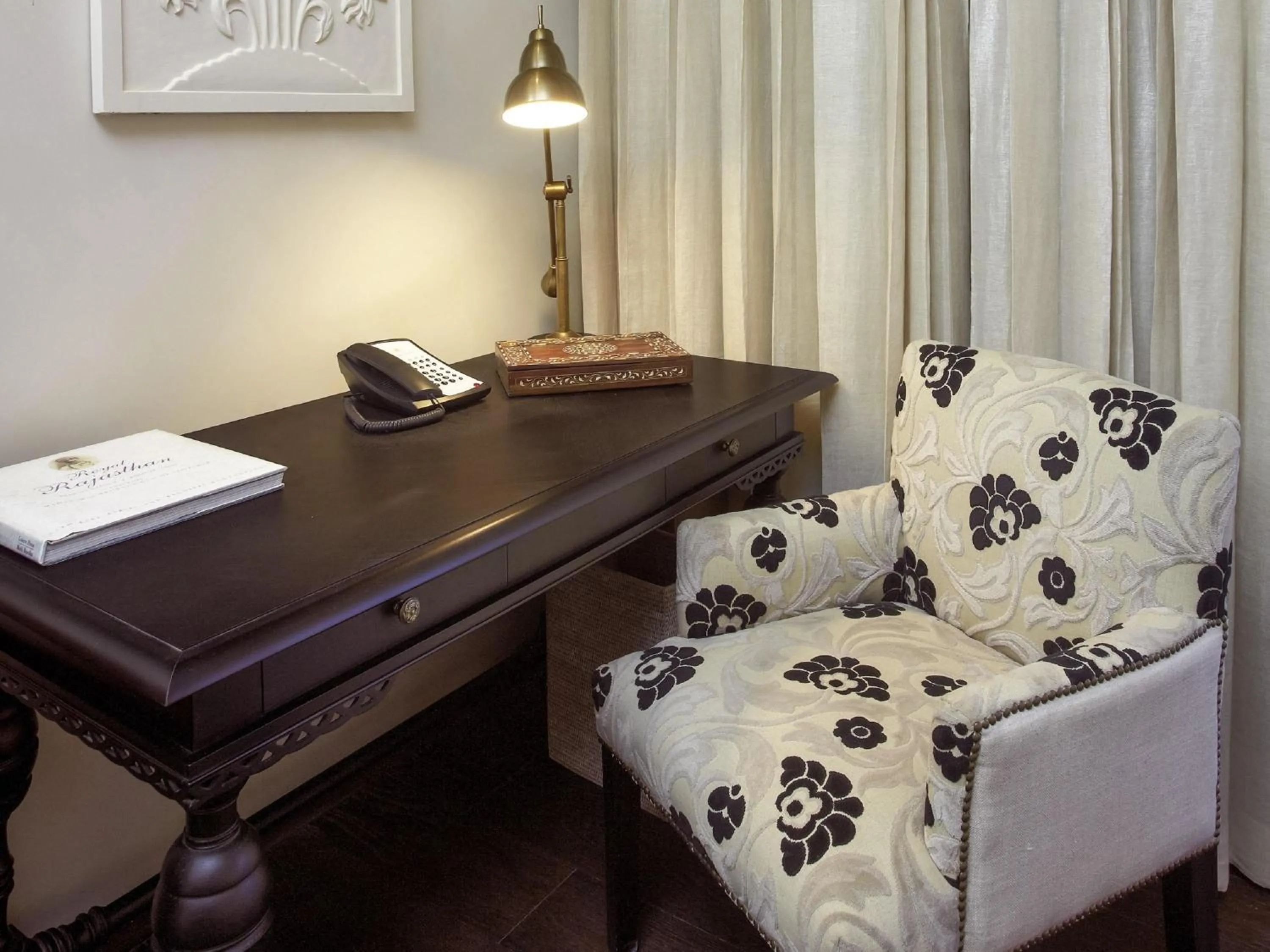 Bedroom in Fairmont Jaipur