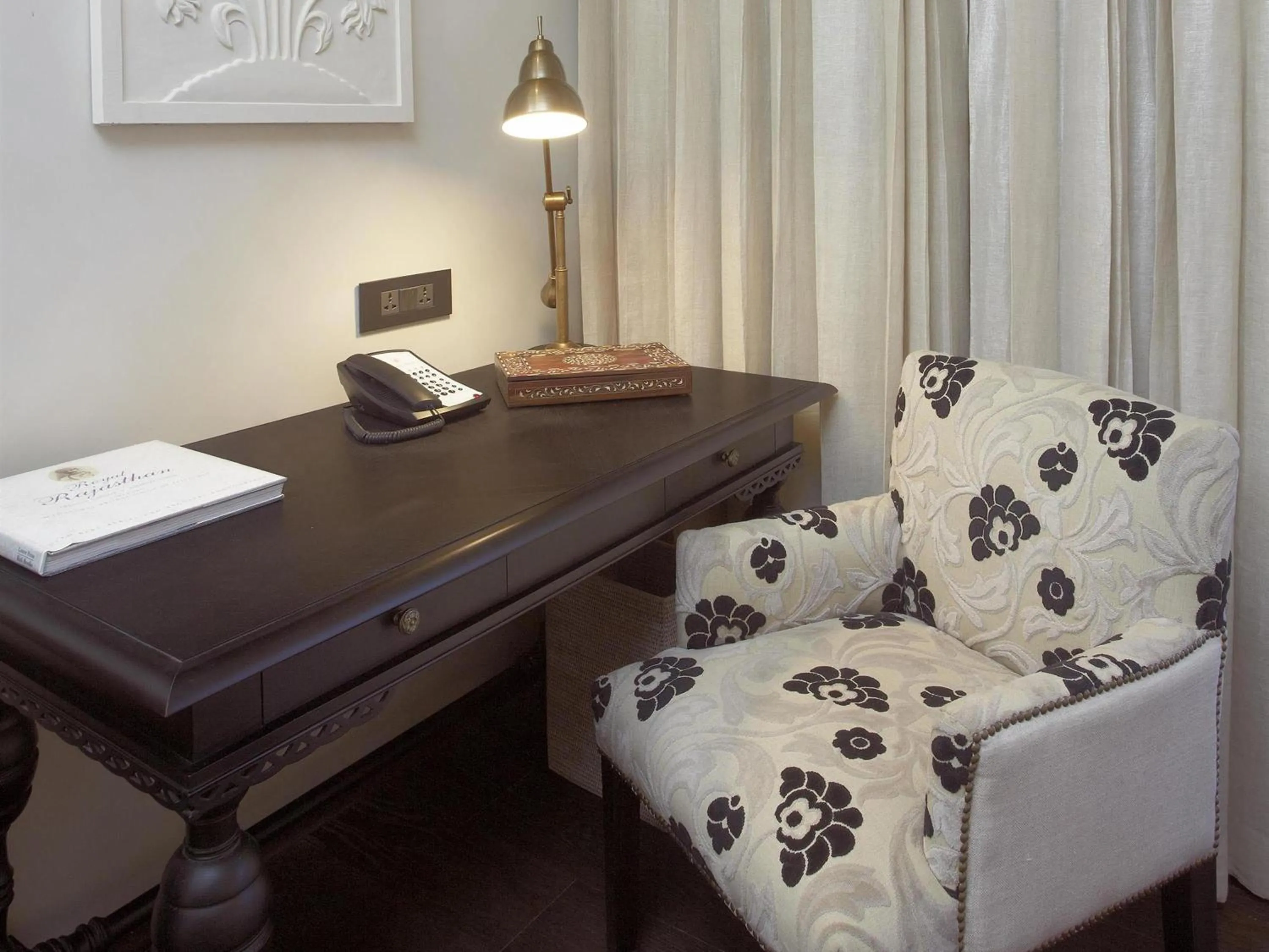 Bedroom in Fairmont Jaipur