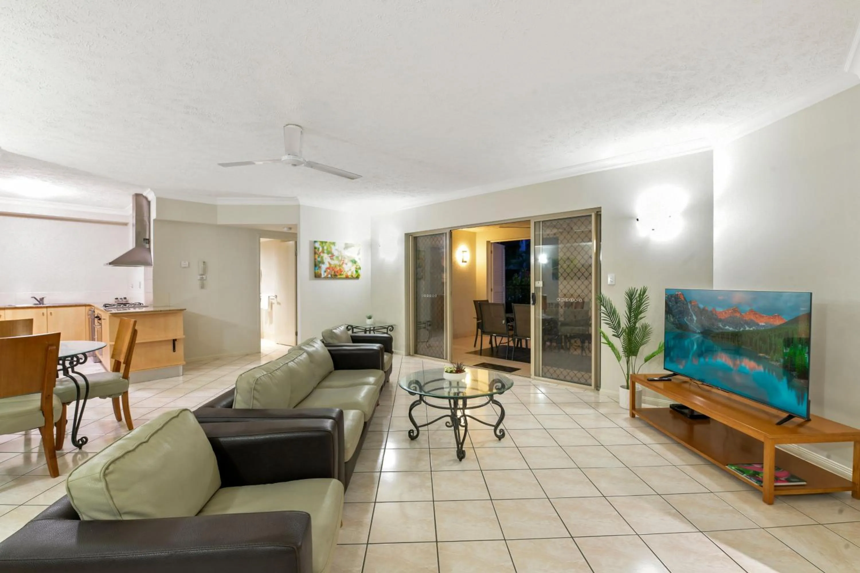 TV and multimedia in The Lakes Resort Cairns