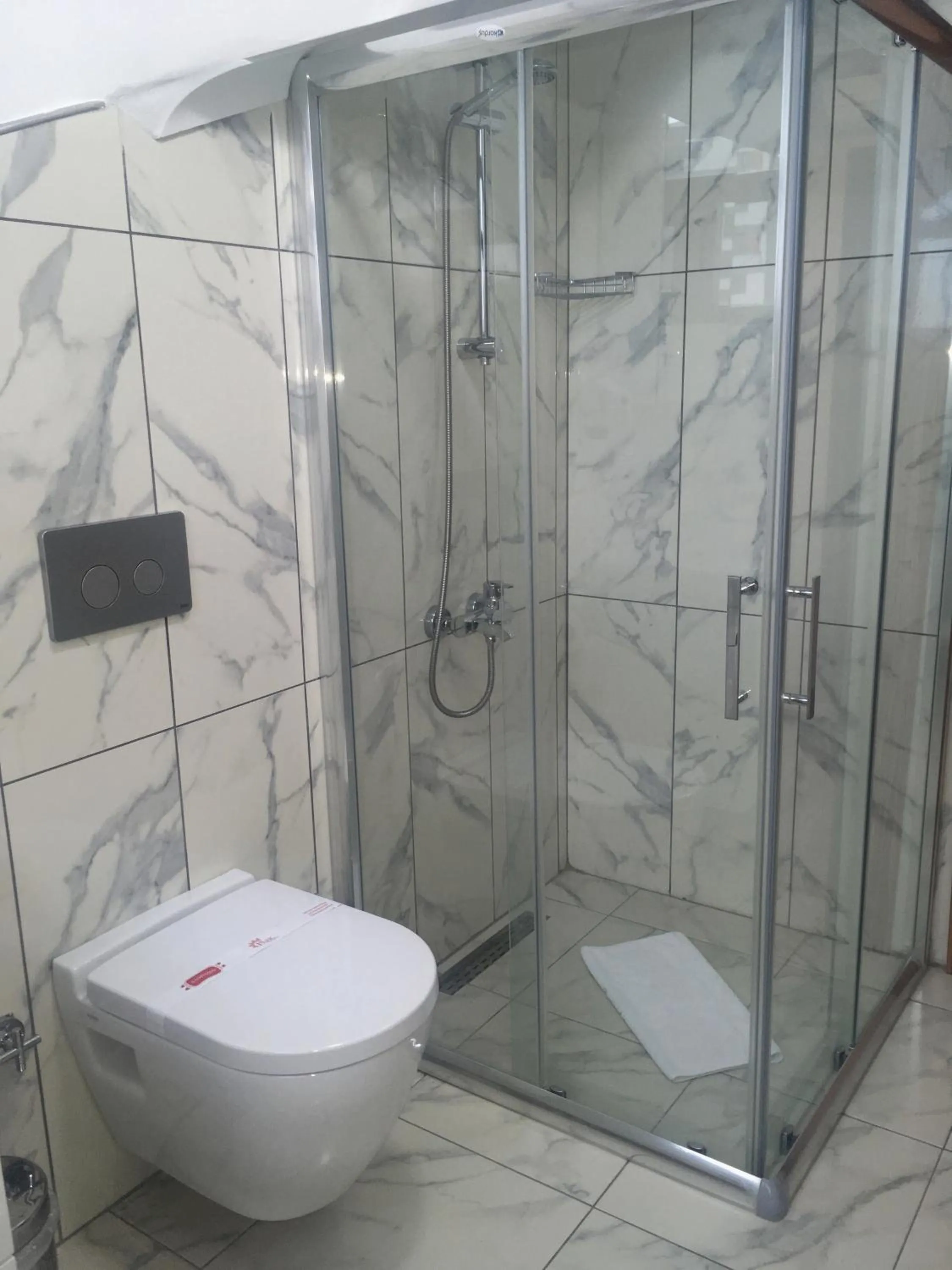 Shower in 61 Park Hotel