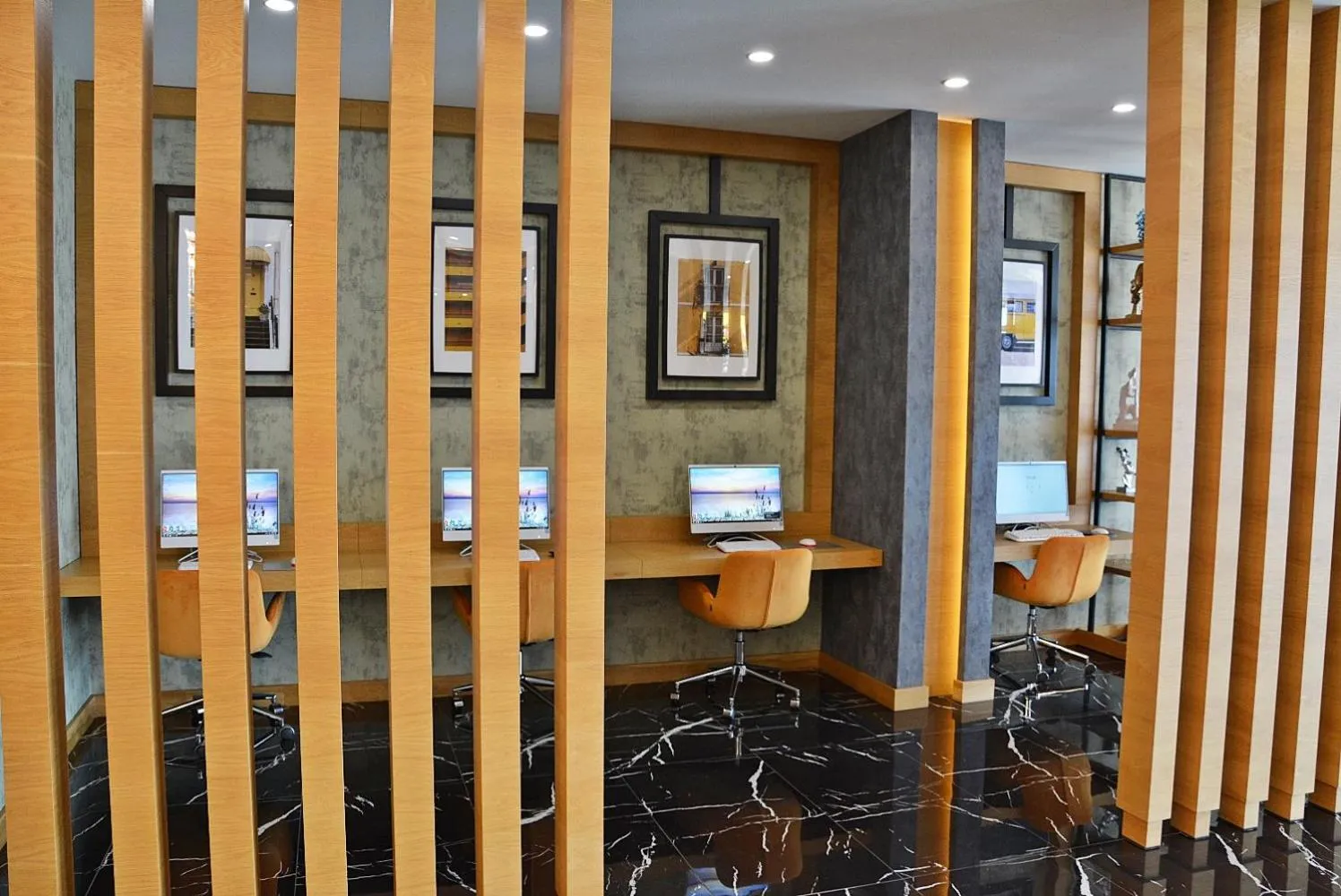 Business facilities in 61 Park Hotel