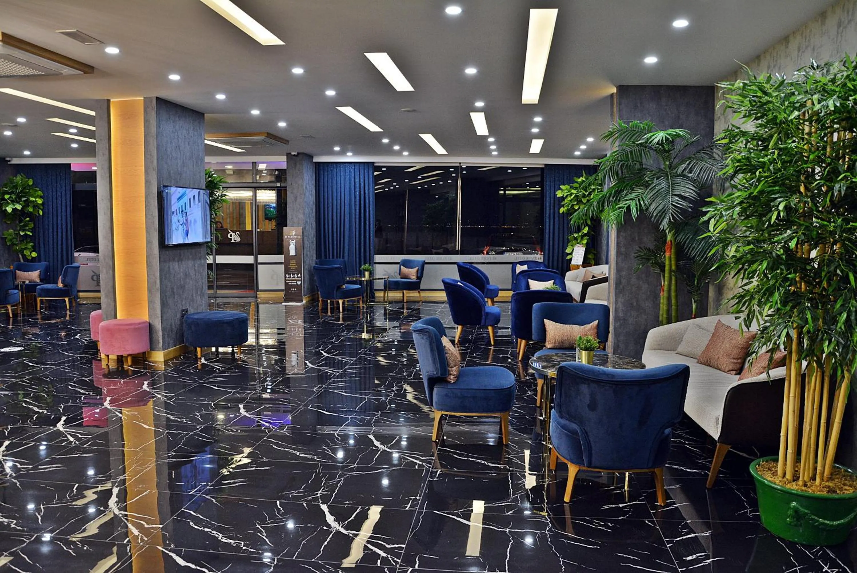 Lobby or reception in 61 Park Hotel