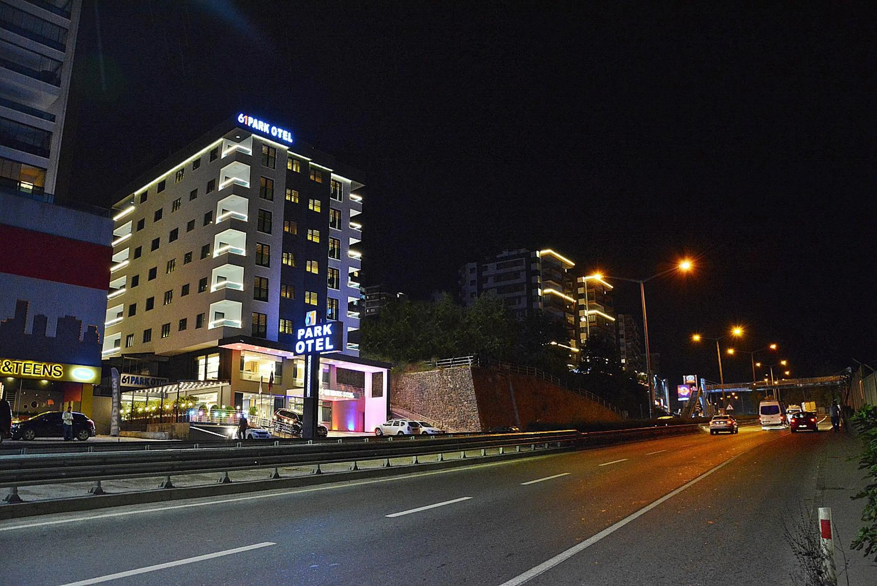 Facade/entrance in 61 Park Hotel