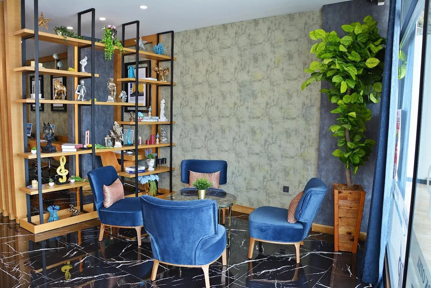 Lobby or reception in 61 Park Hotel