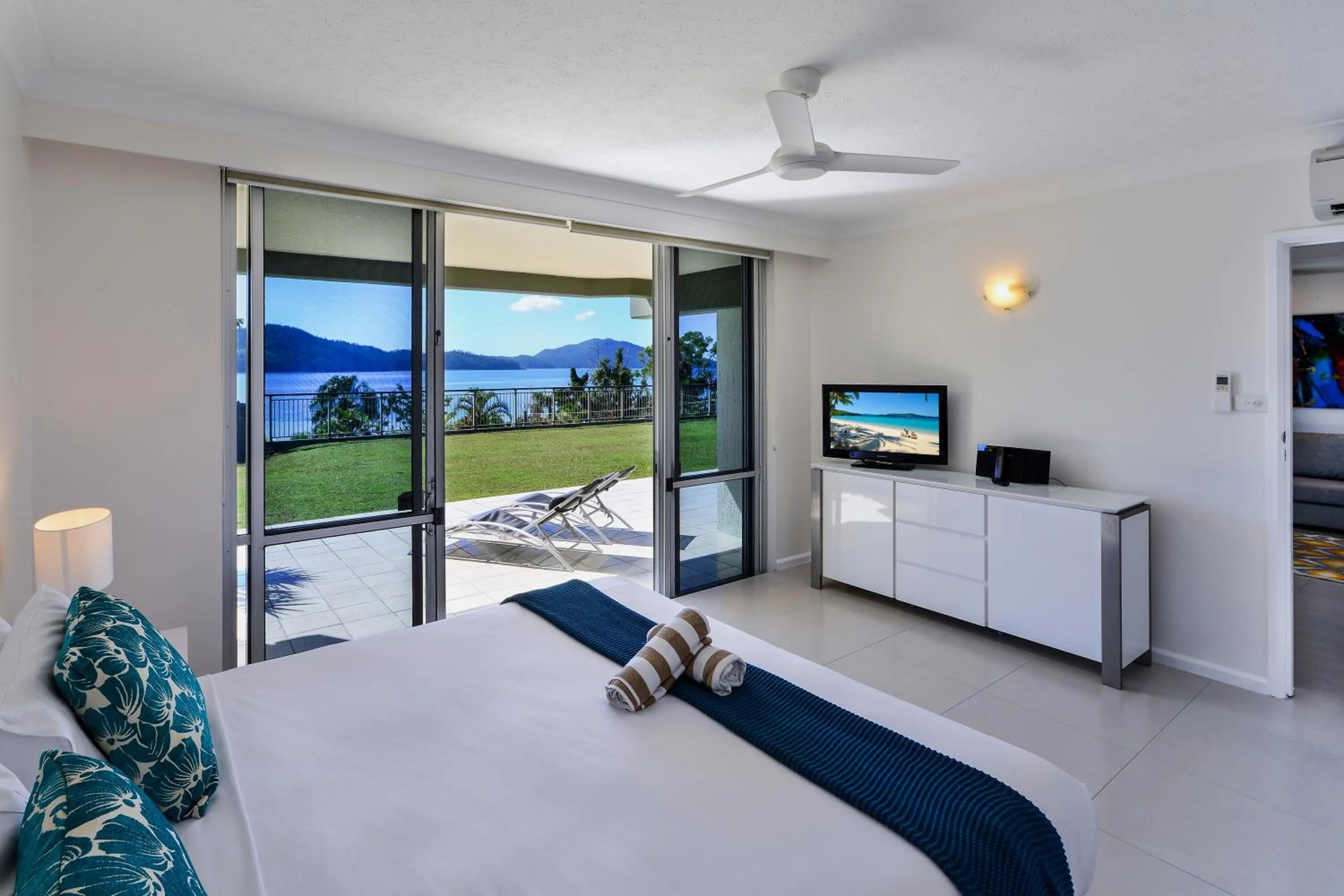 Bedroom, Bed in Hamilton Island Holiday Homes
