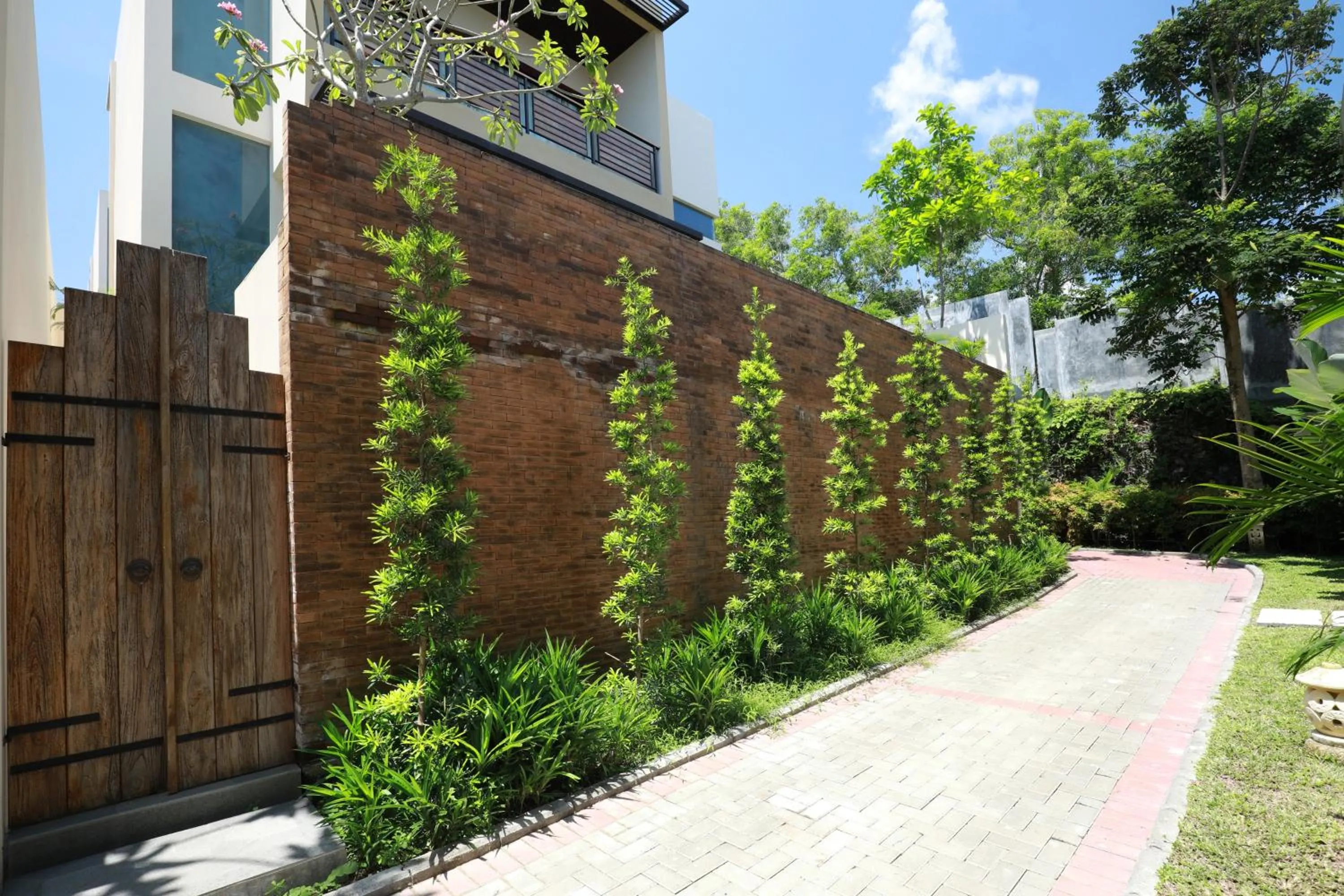 Garden in The Miracle Villa Nusa Dua