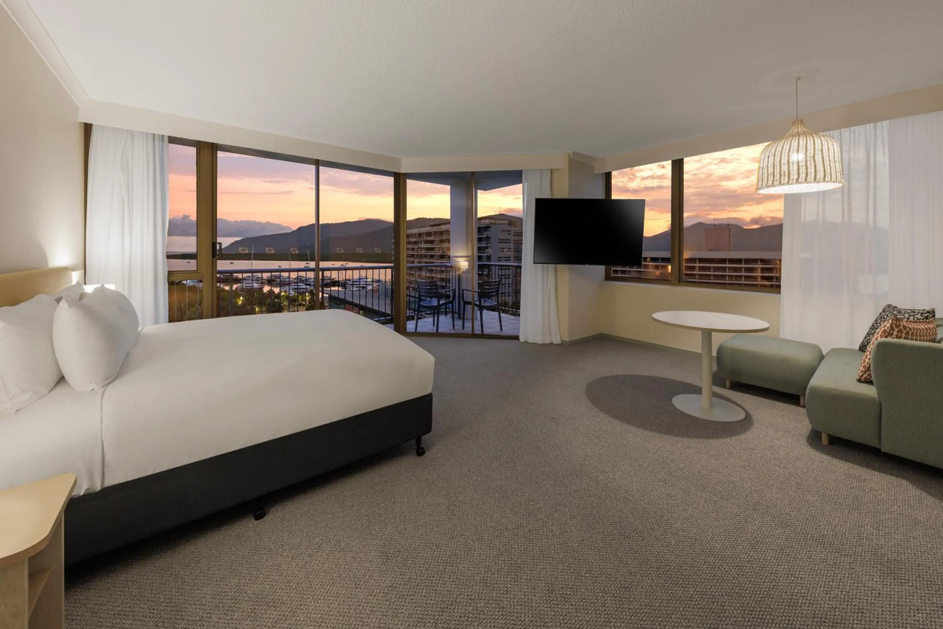 Bed in Pacific Hotel Cairns