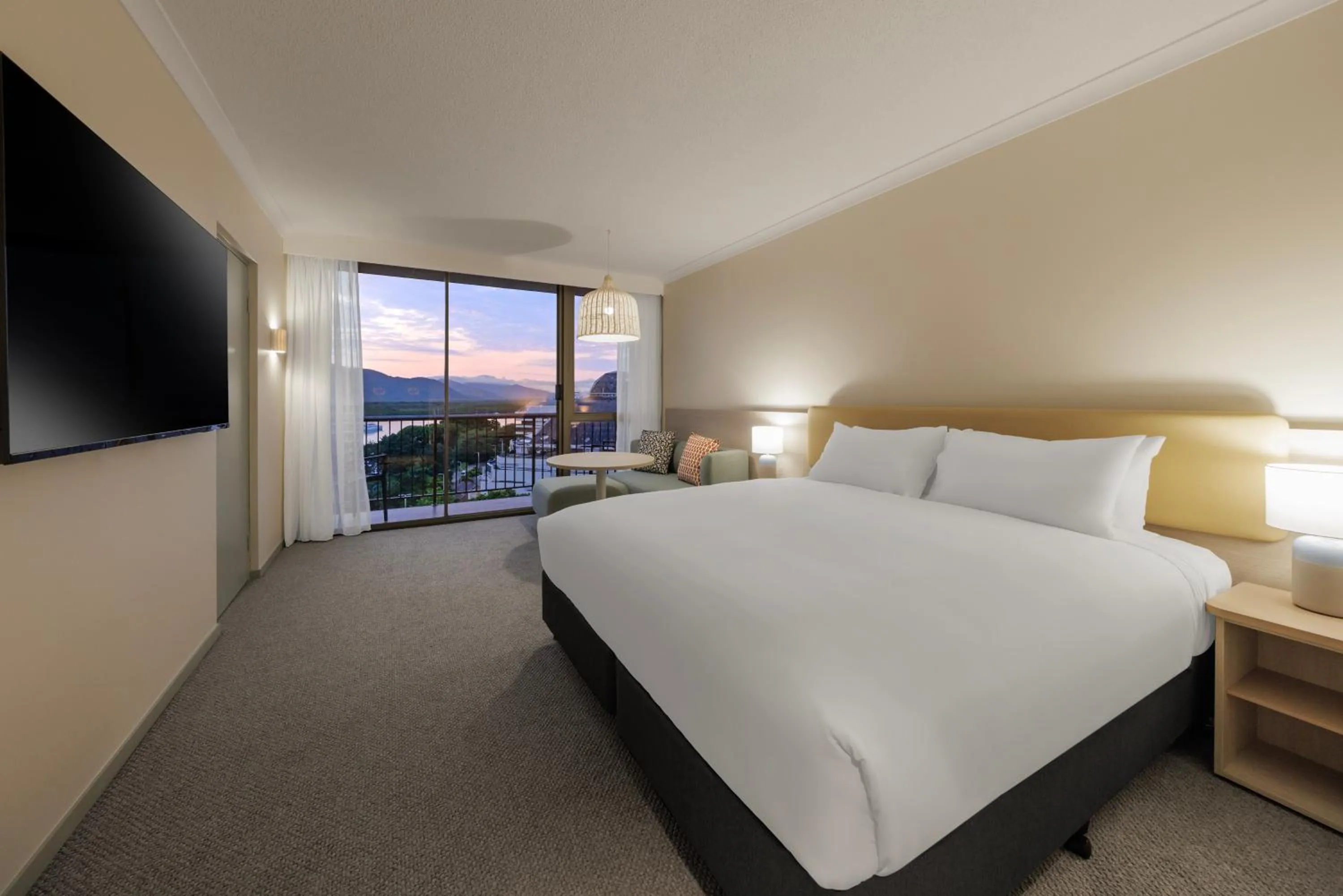 Bed in Pacific Hotel Cairns