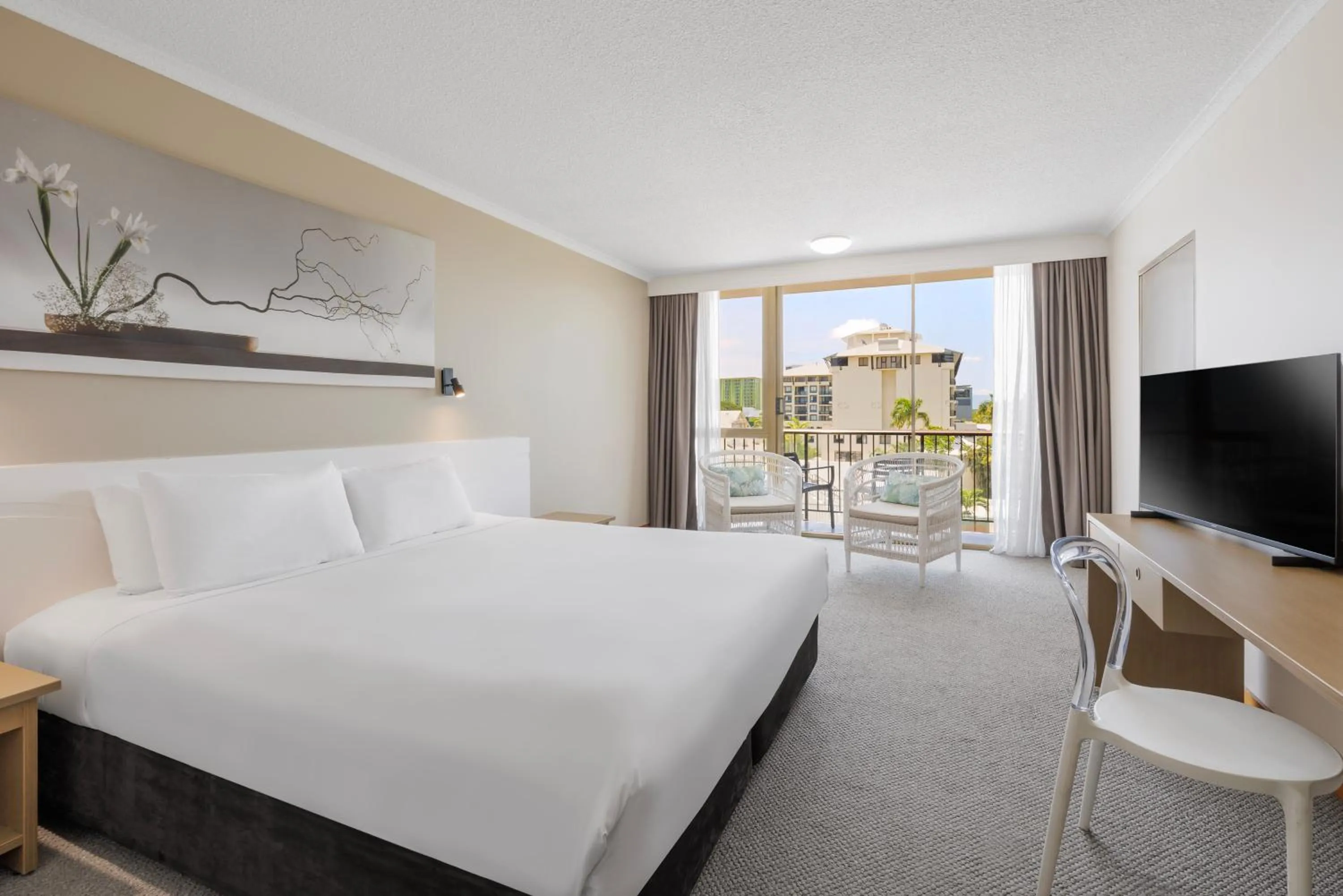 Bed in Pacific Hotel Cairns