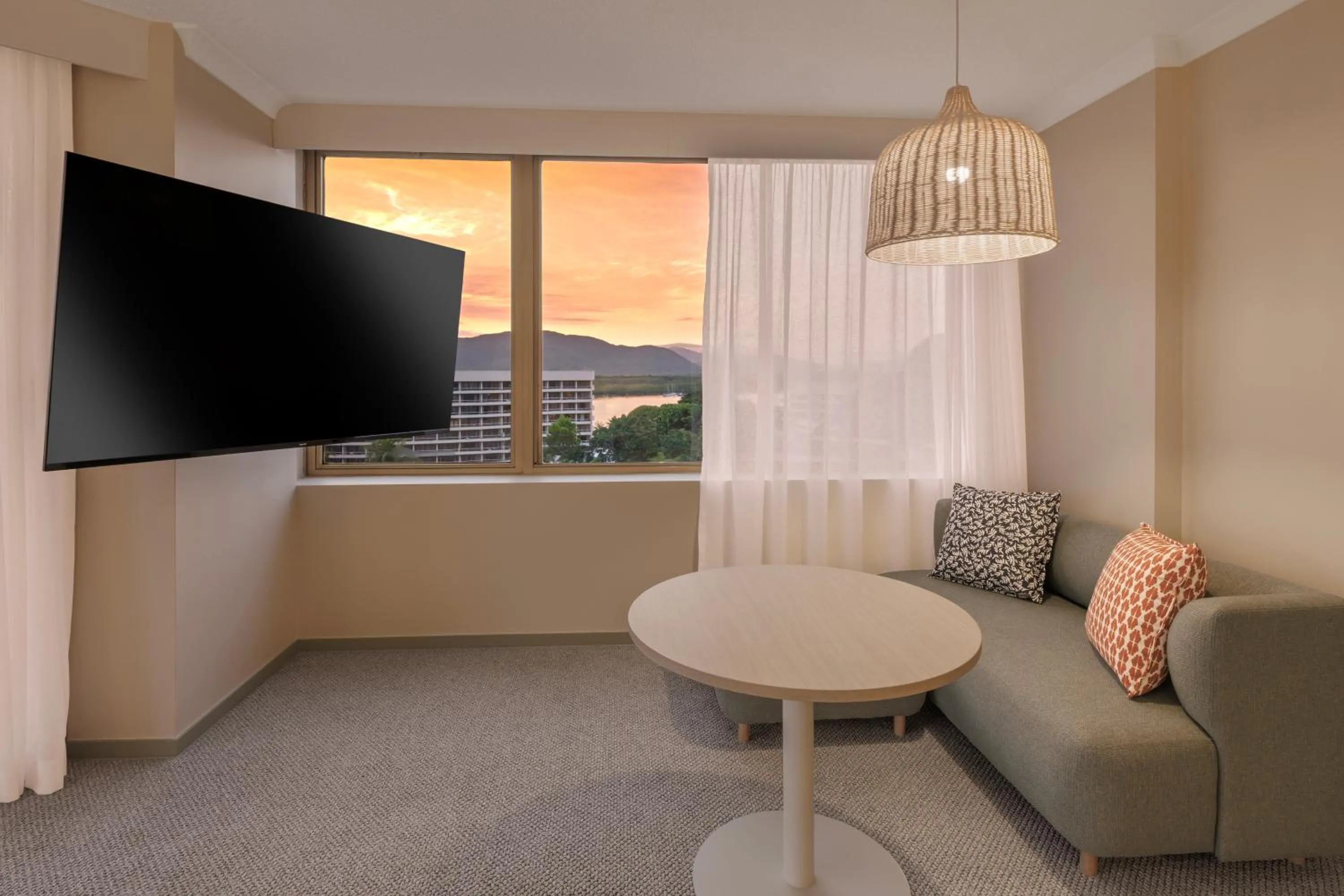 TV and multimedia in Pacific Hotel Cairns