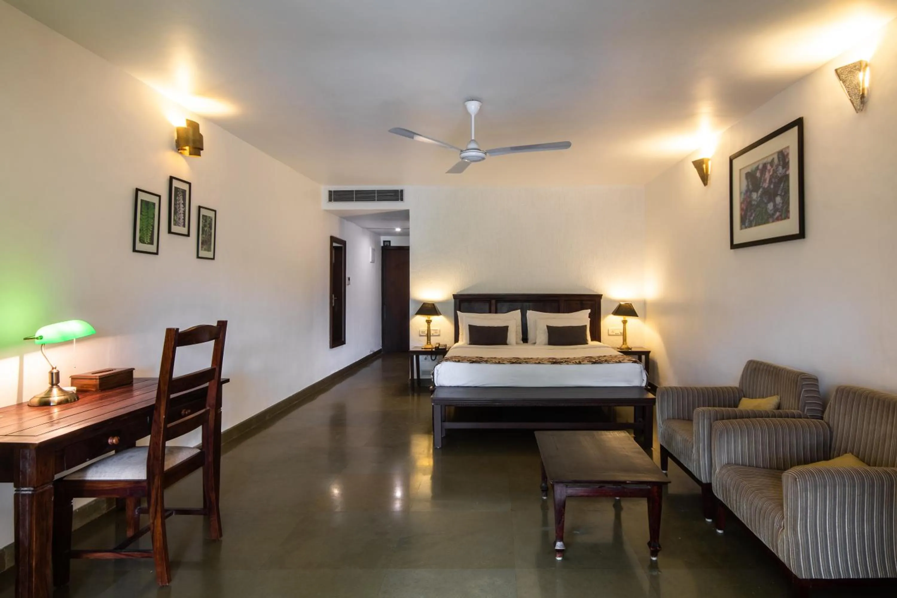 Photo of the whole room, Bed in Amritara Ambatty Greens Resort