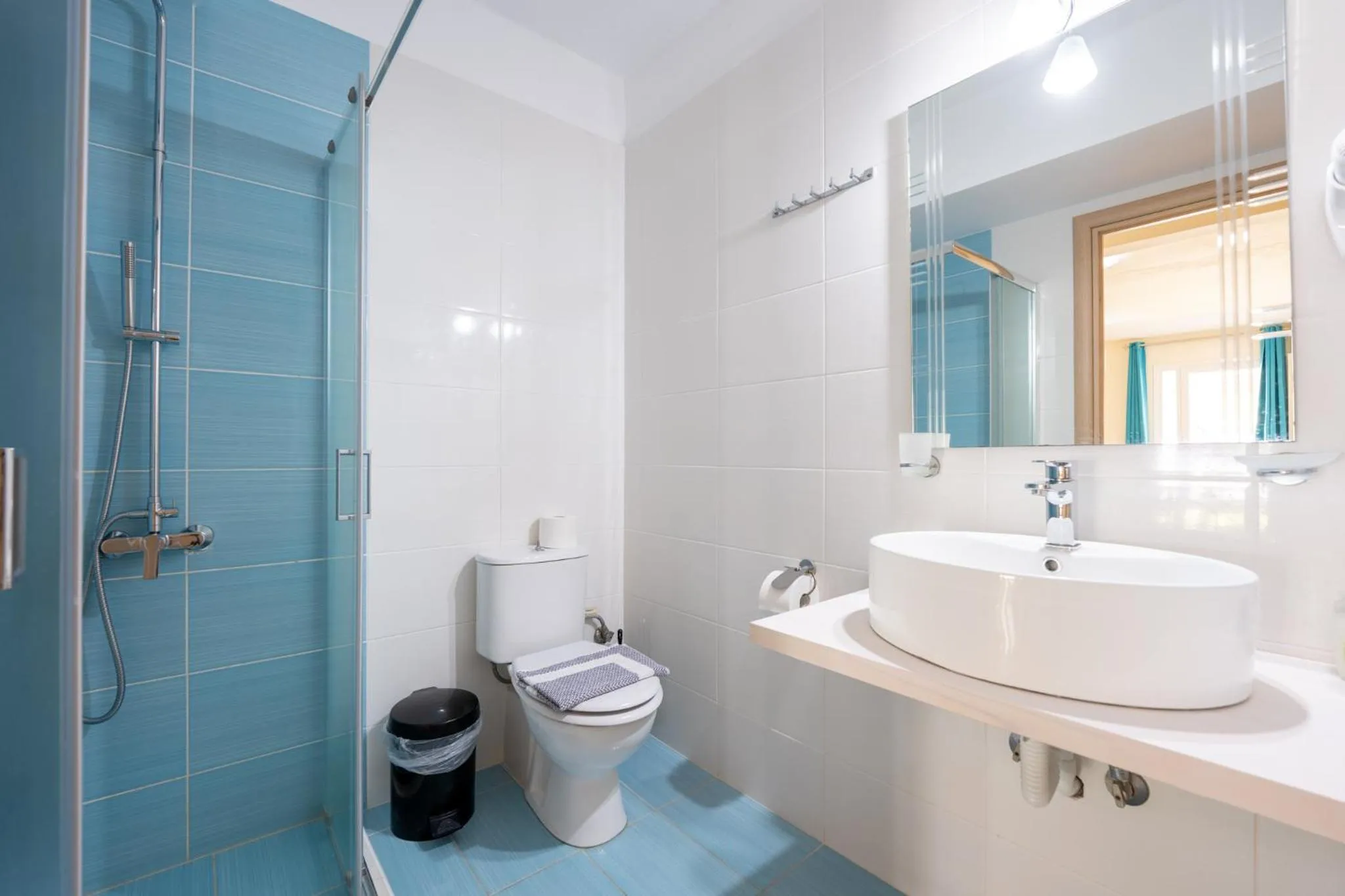 Bathroom in Kokkos Brothers