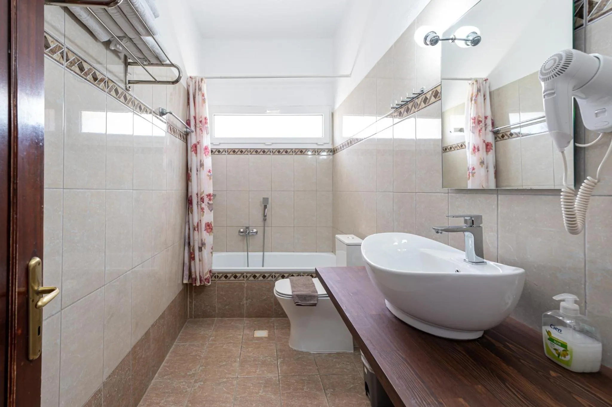 Bathroom in Kokkos Brothers