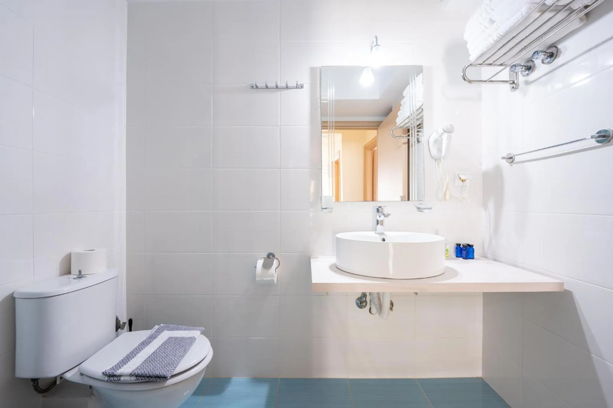 Bathroom in Kokkos Brothers